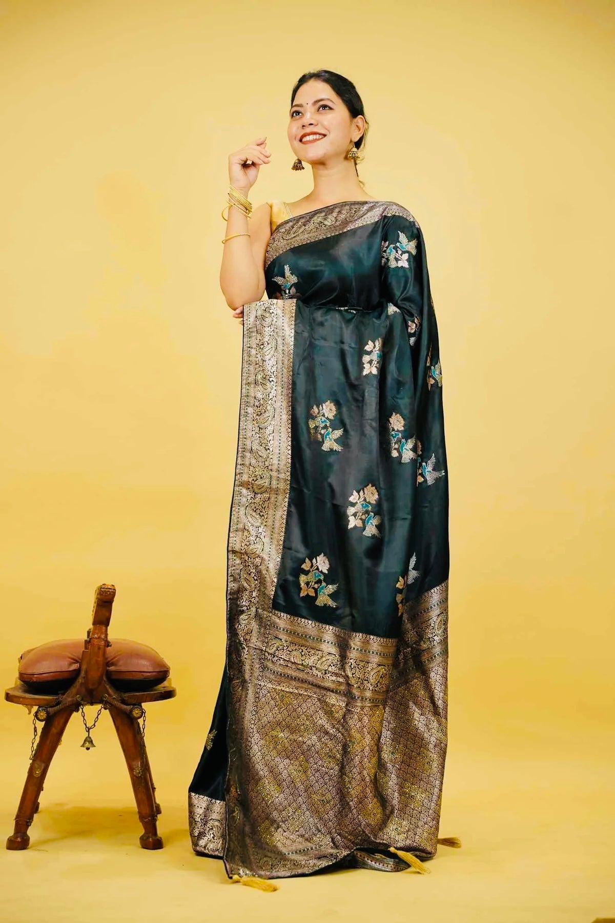 Antique Zari woven border with Pakshi Weave Banarasi prestitched saree