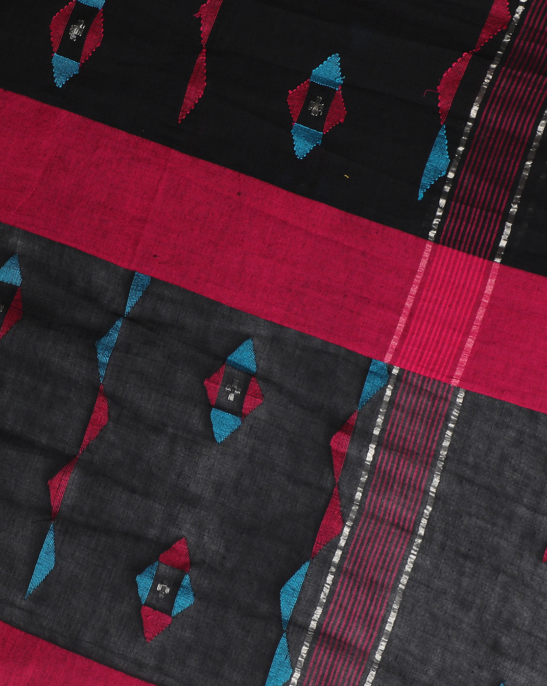 Handloom Jamdani Cotton Saree With Blouse Piece | Shobitam