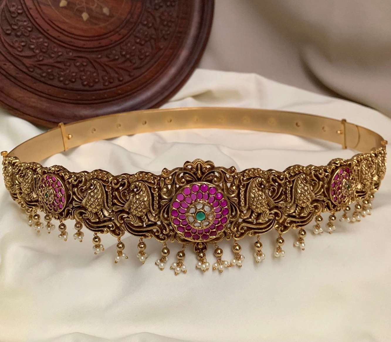 Pink Gemstone Encrusted Gold-Plated Waist Belt: A Touch of Regal Elegance