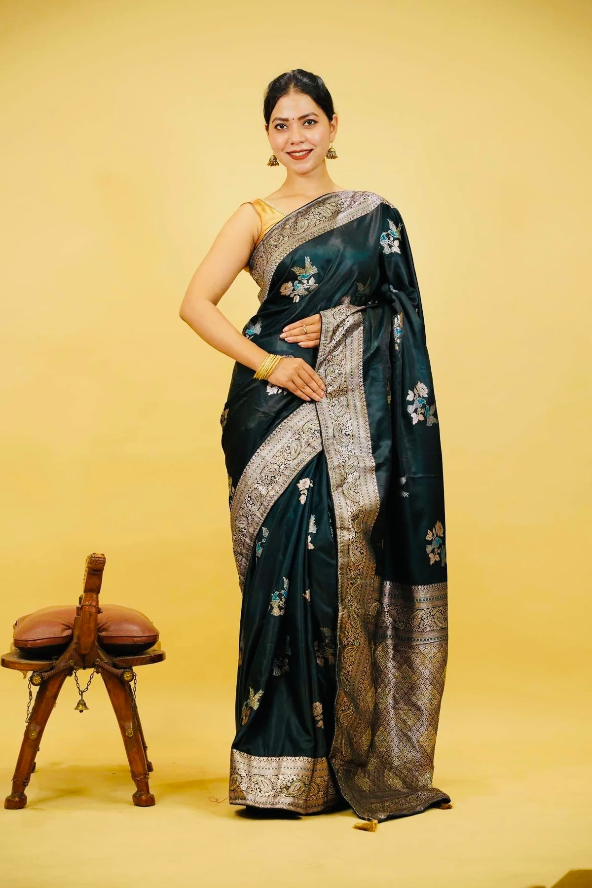 Antique Zari woven border with Pakshi Weave Banarasi prestitched saree