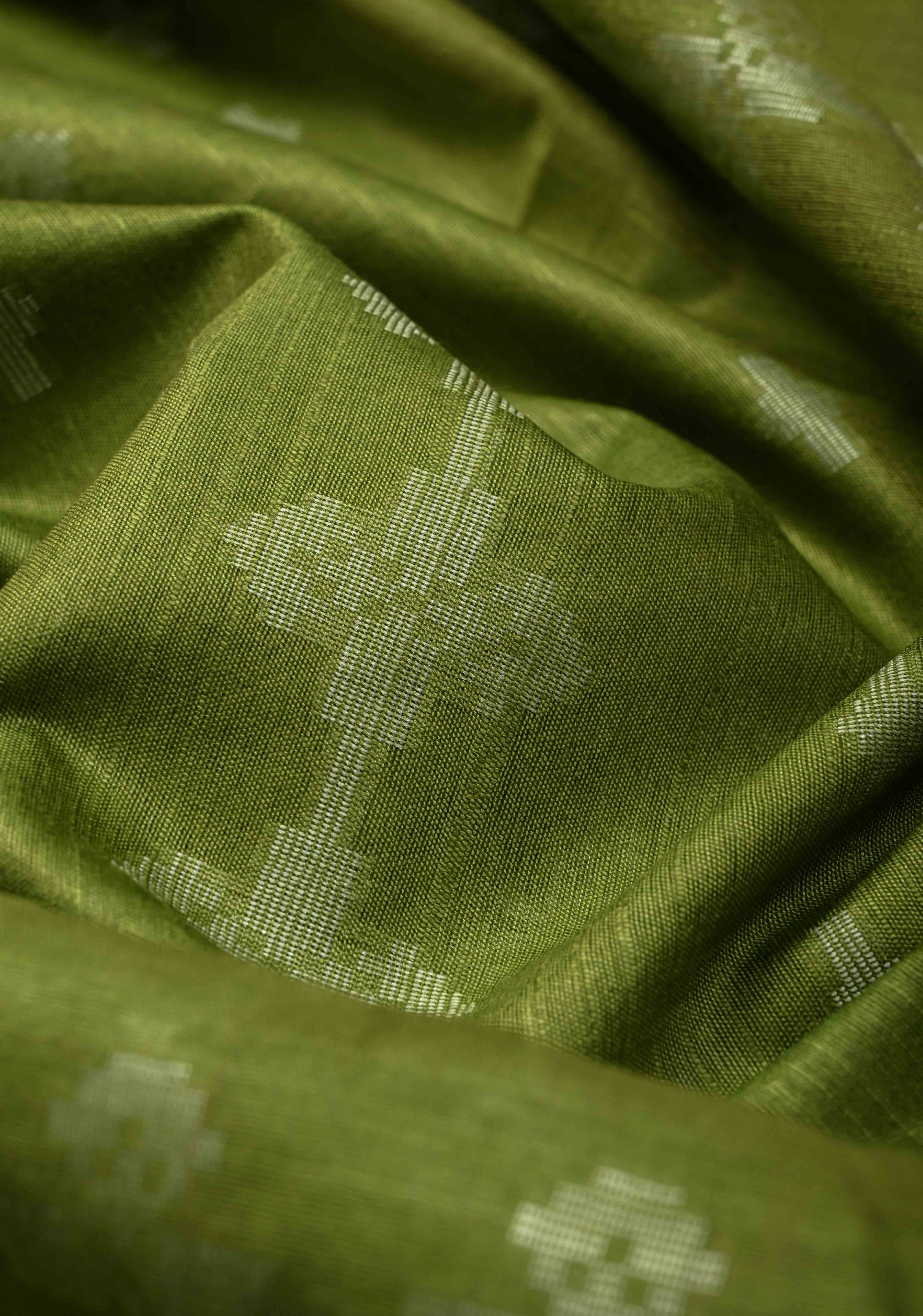 Sap Green Borderless Semi Tussar Saree with Thread Stripes-Buttas and Contrast Pallu | Shobitam