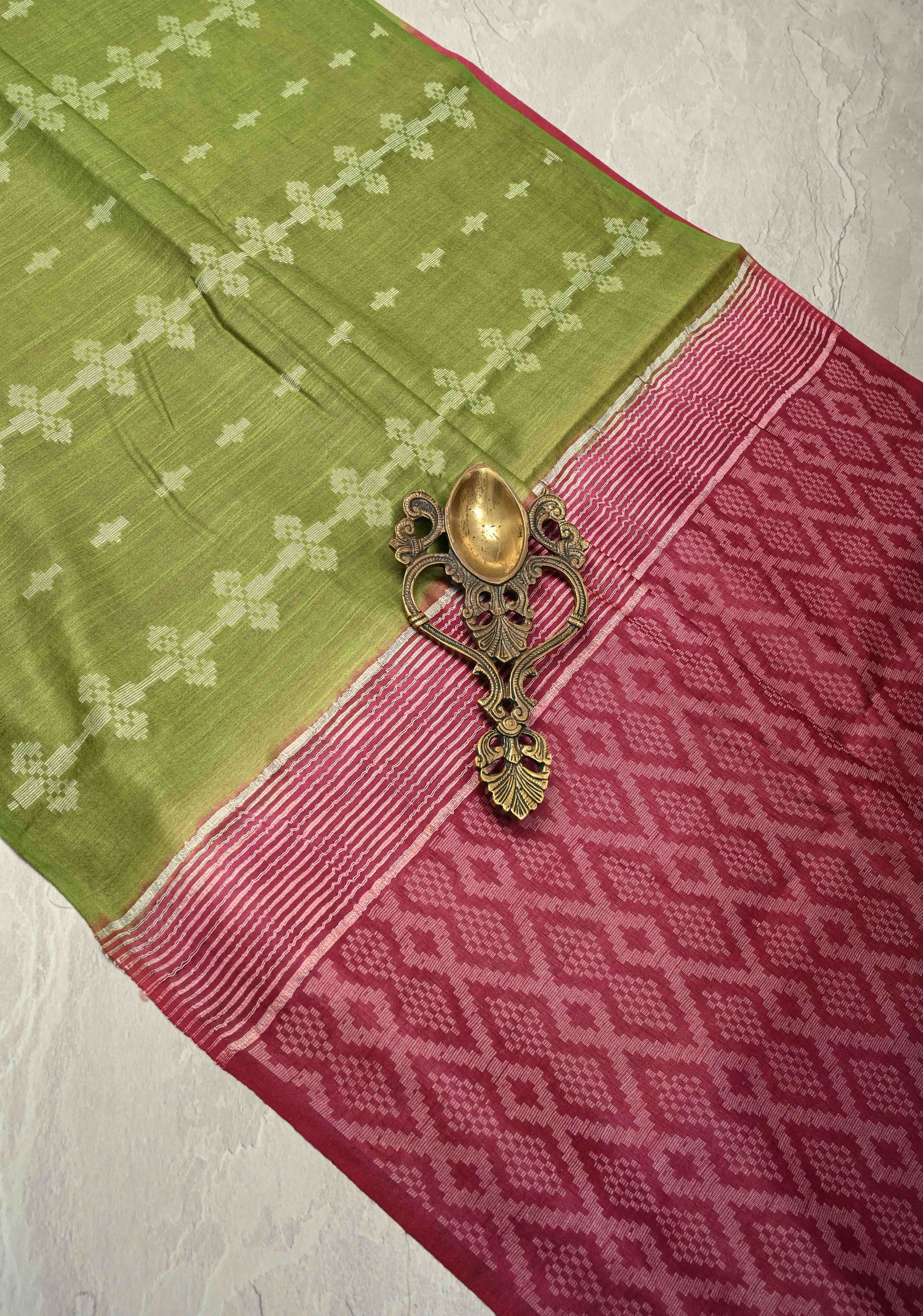 Sap Green Borderless Semi Tussar Saree with Thread Stripes-Buttas and Contrast Pallu | Shobitam