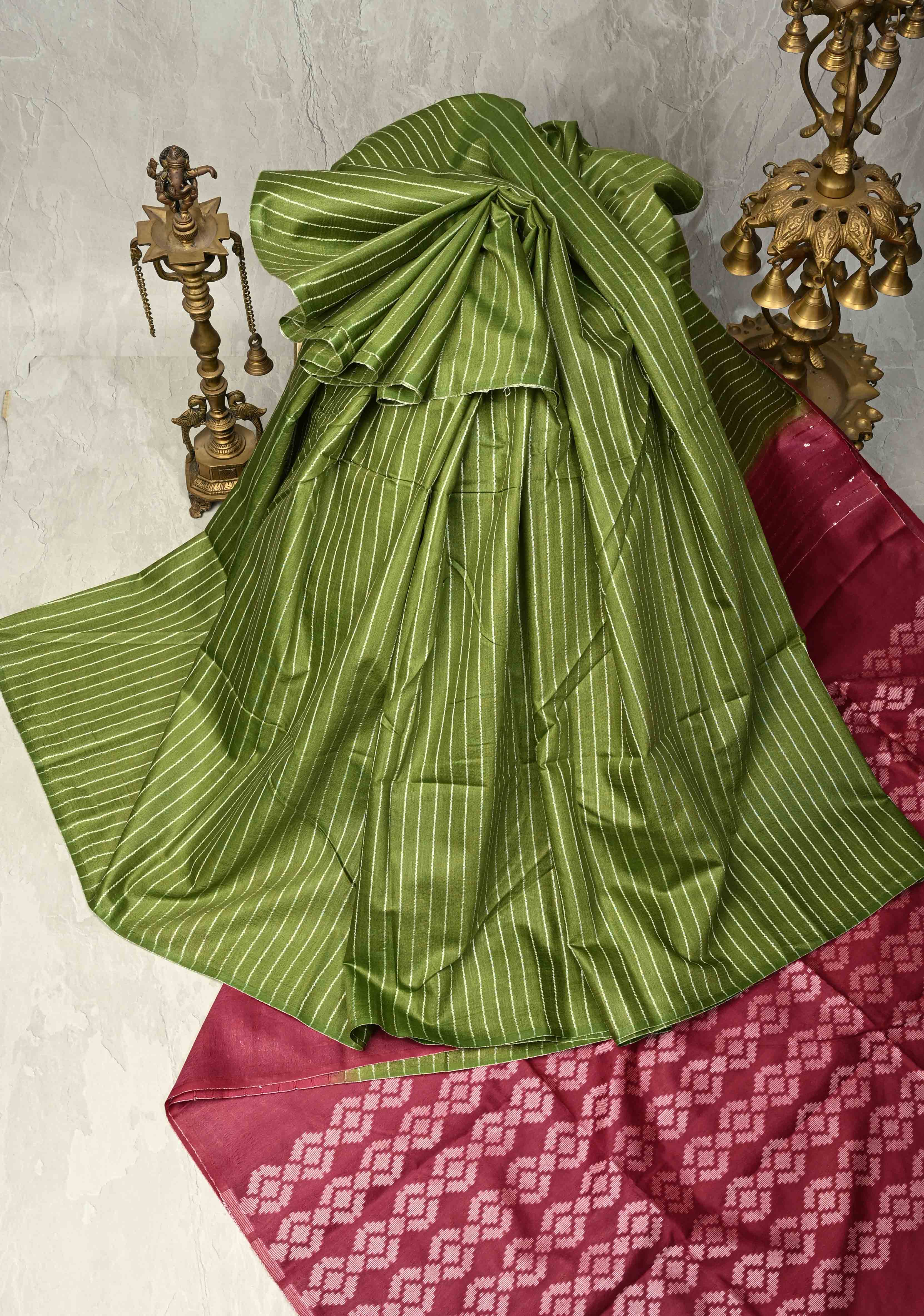 Sap Green Borderless Semi Tussar Saree with Thread Horizontal Stripes and Contrast Pallu | Shobitam