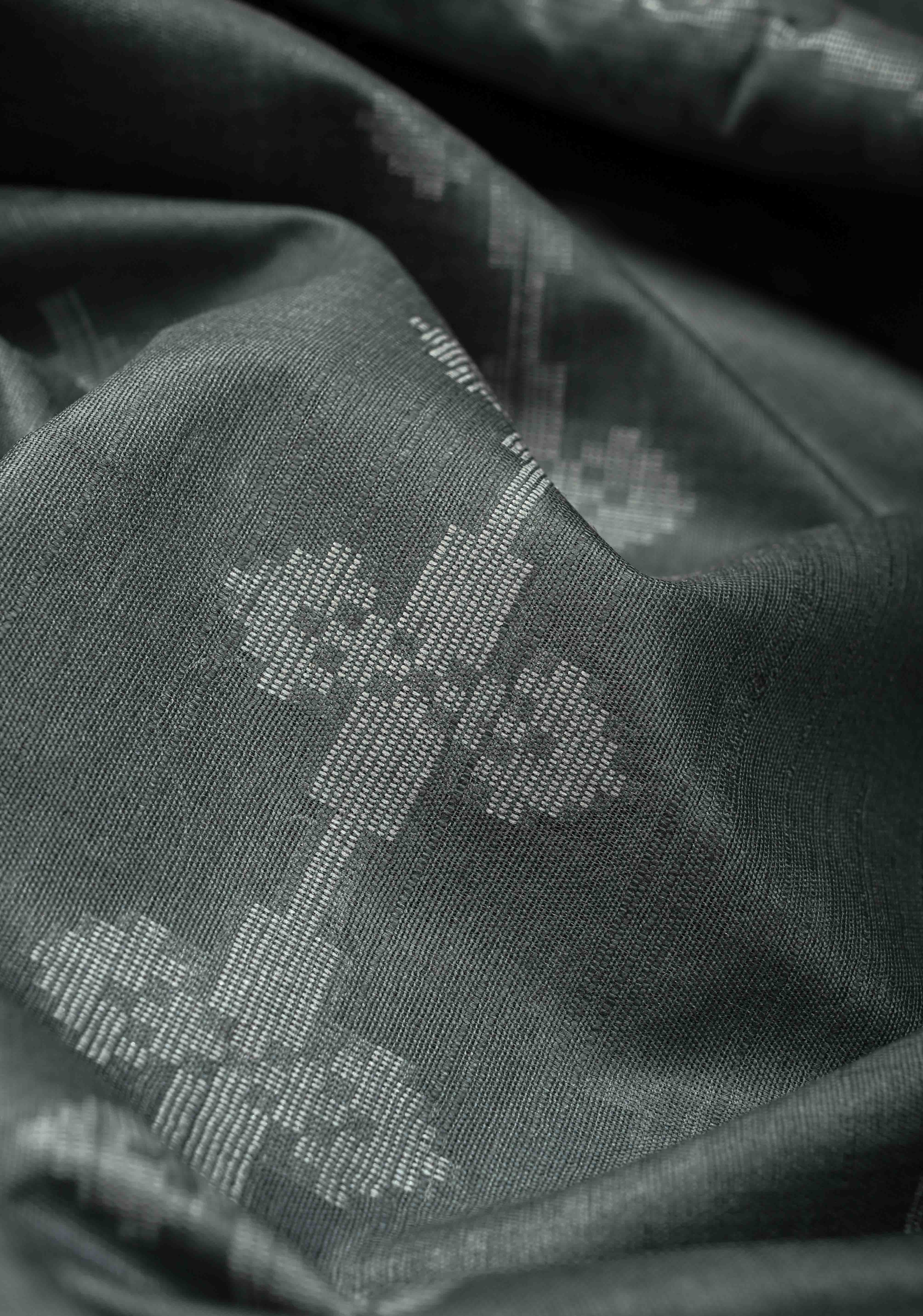 Gray Borderless Semi Tussar Saree with Thread Stripes-Buttas and Contrast Pallu | Shobitam