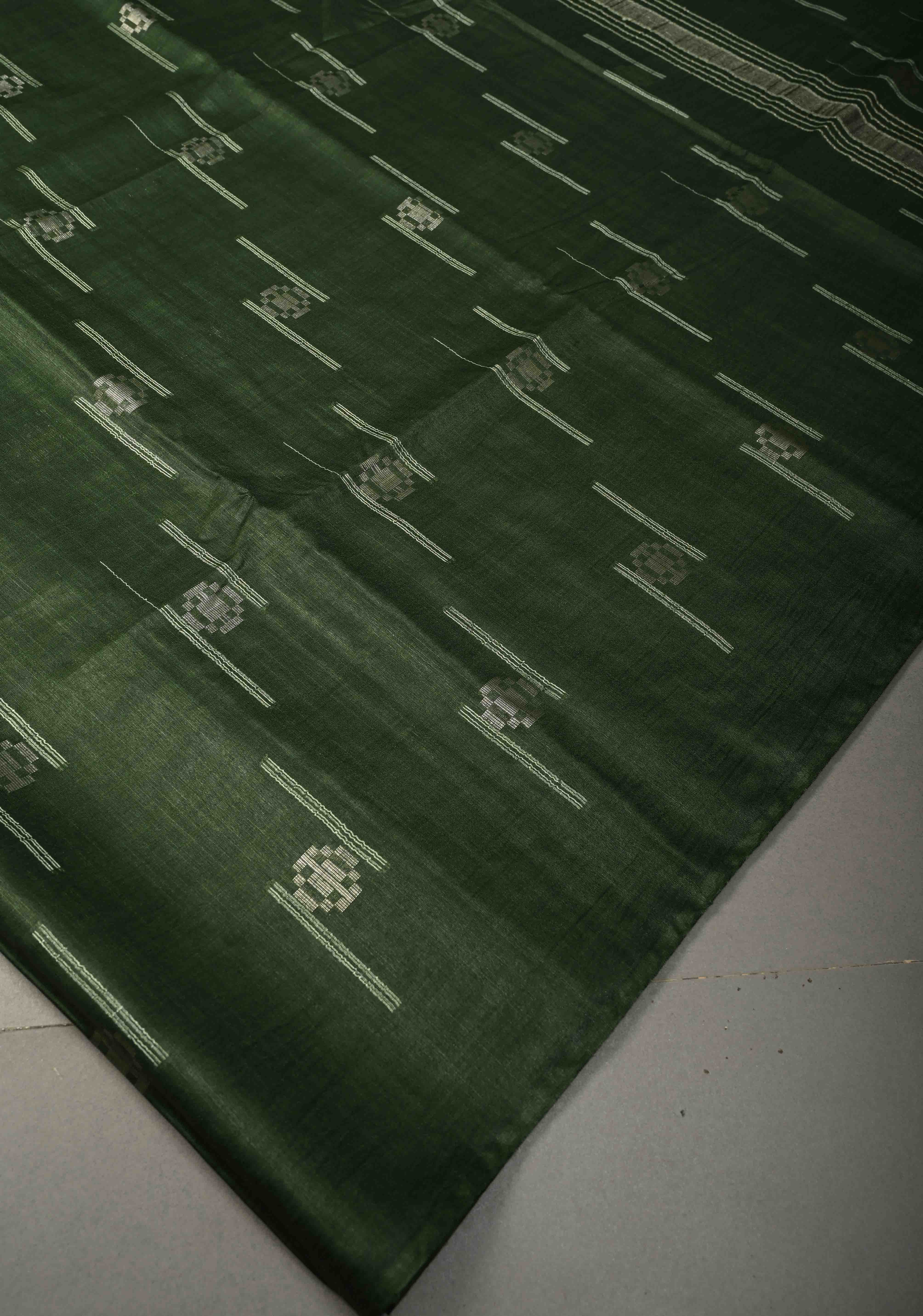 Hunter Green Borderless Semi Tussar Saree with Thread and Zari Buttas | Shobitam
