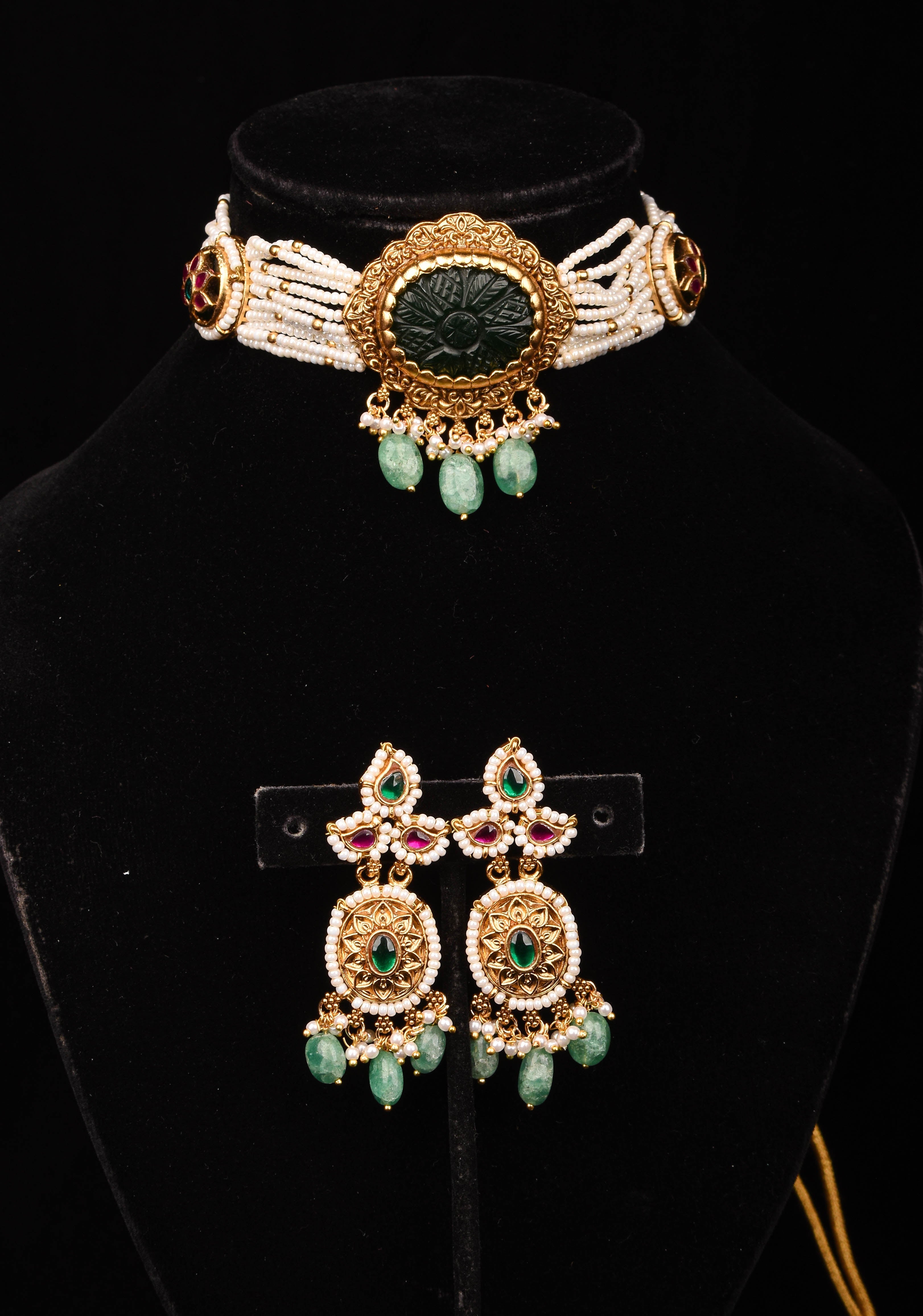 Antique Jadu Choker Set With Green Carved Stone  | Shobitam Jewelry