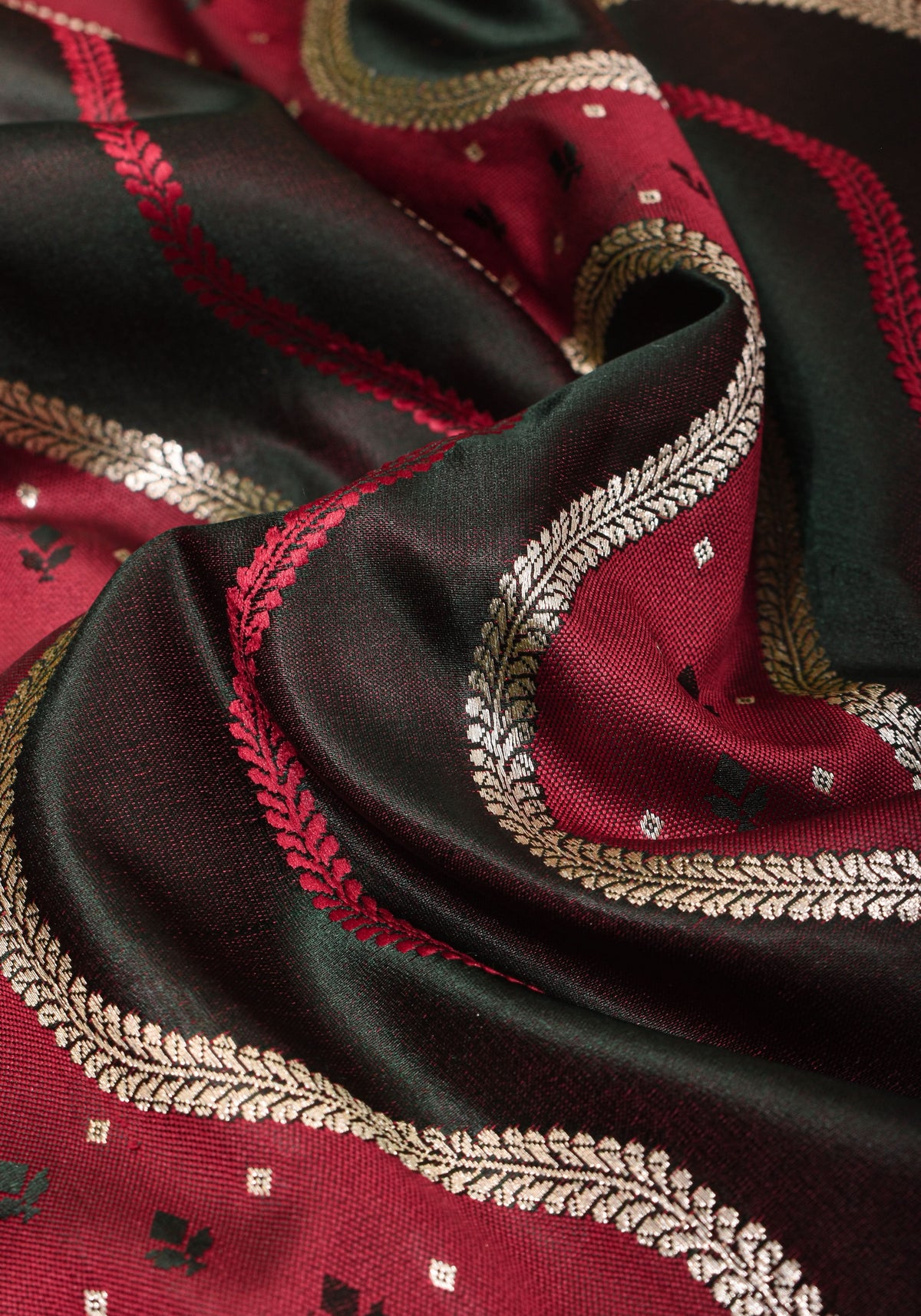 Maroon tone Exquisite Meenakari Vertical Wavy curve zari lines Semi Silk Saree and zari border | SHOBITAM