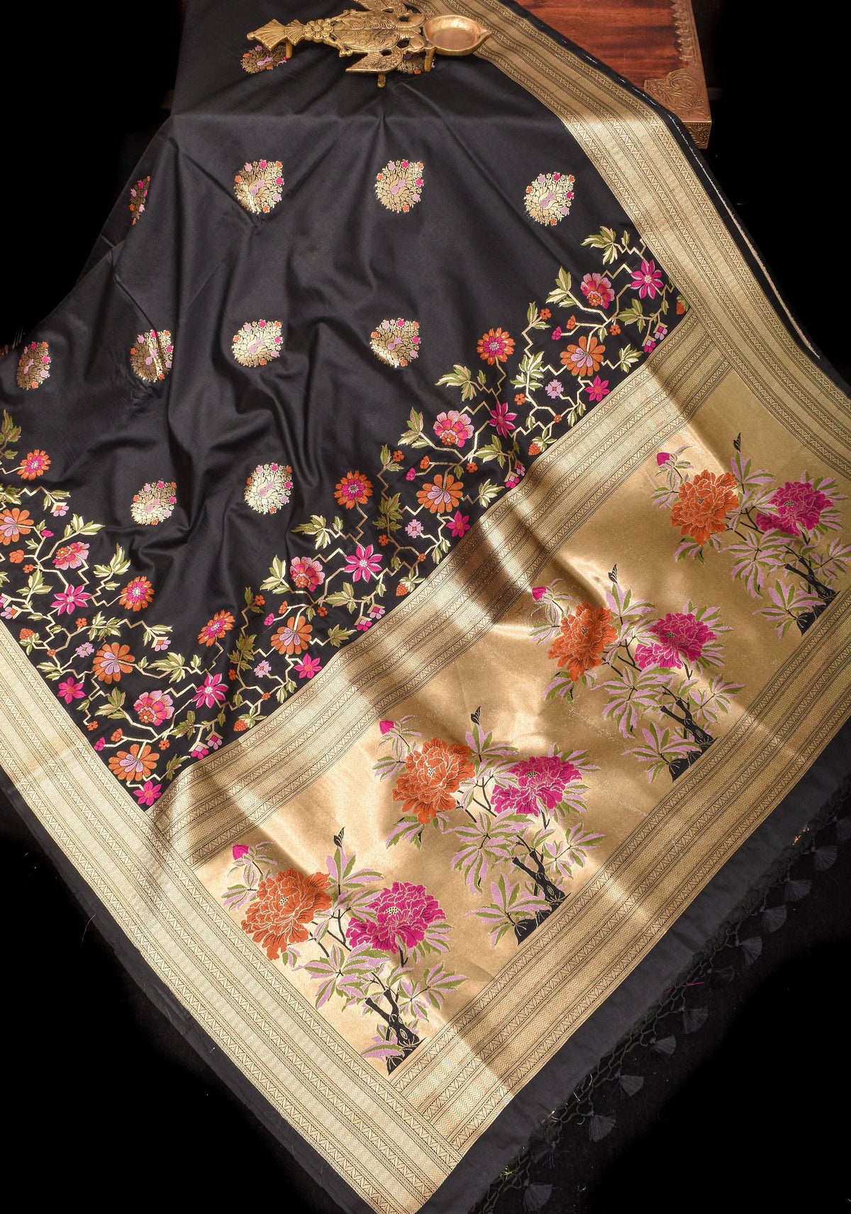Black tone Exquisite Meenakari Zari Buttas Semi Silk Saree with Skirt zari border and pallu