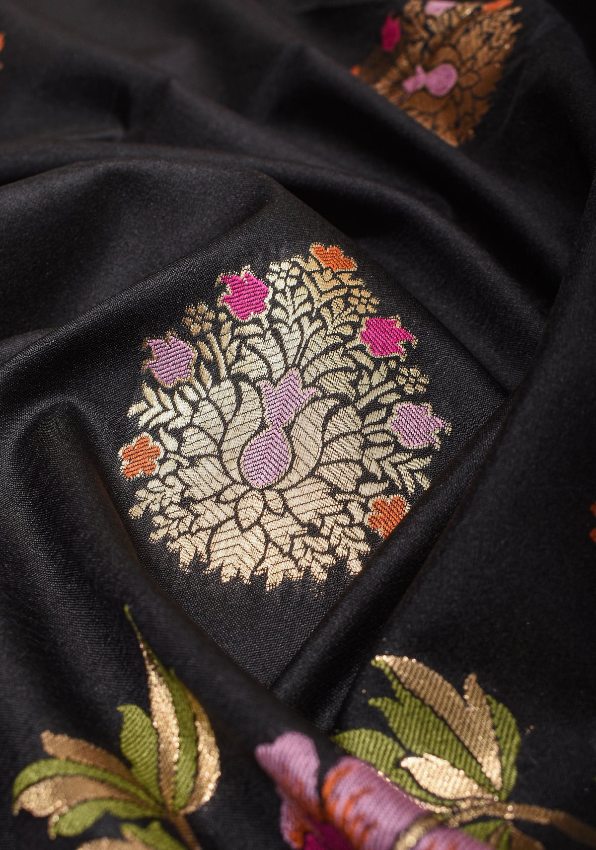 Black tone Exquisite Meenakari Zari Buttas Semi Silk Saree with Skirt zari border and pallu