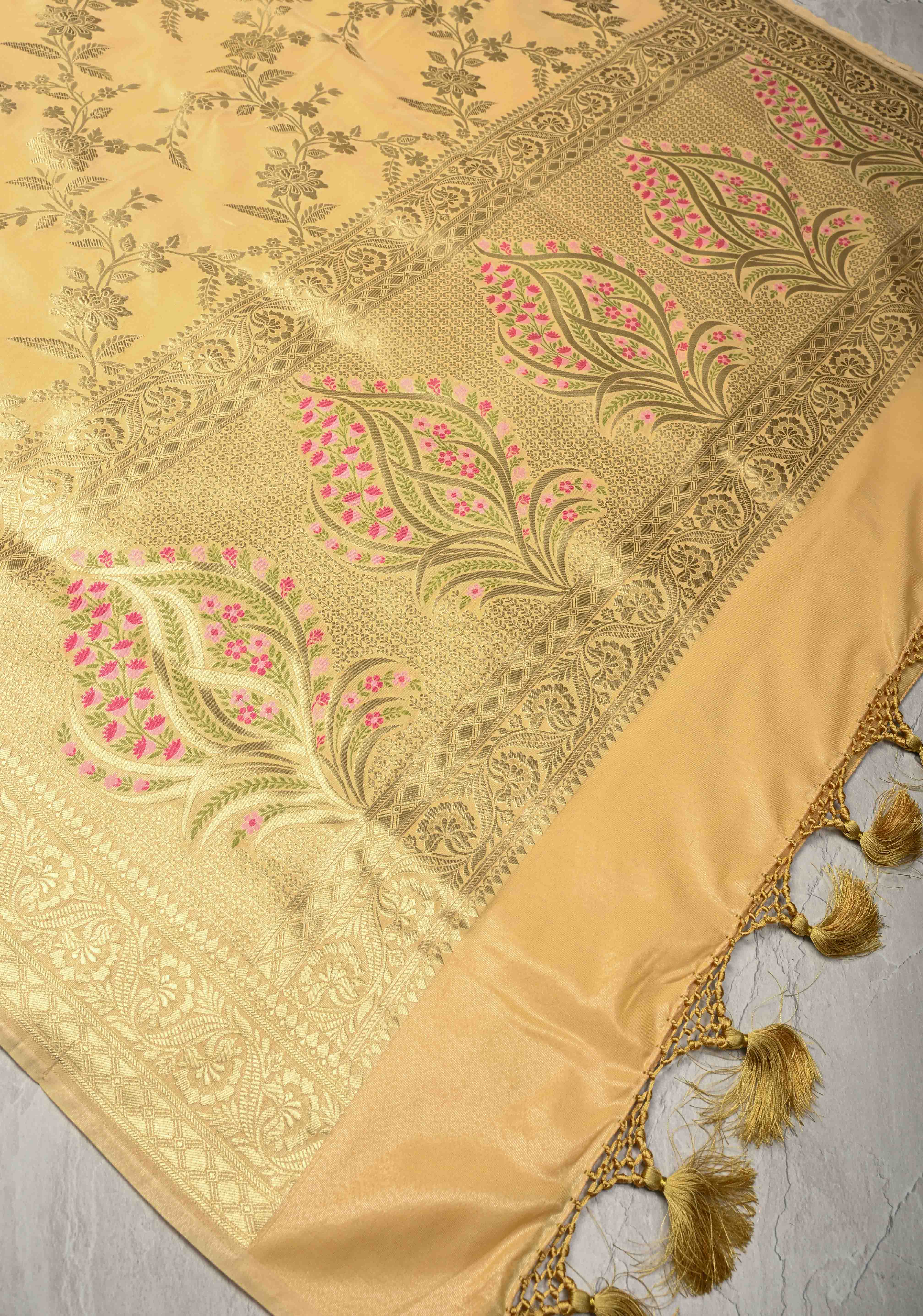 Light Gold Tissue Semi Silk Saree with Leheria Zari Floral Vine Pattern and Zari Border | Shobitam