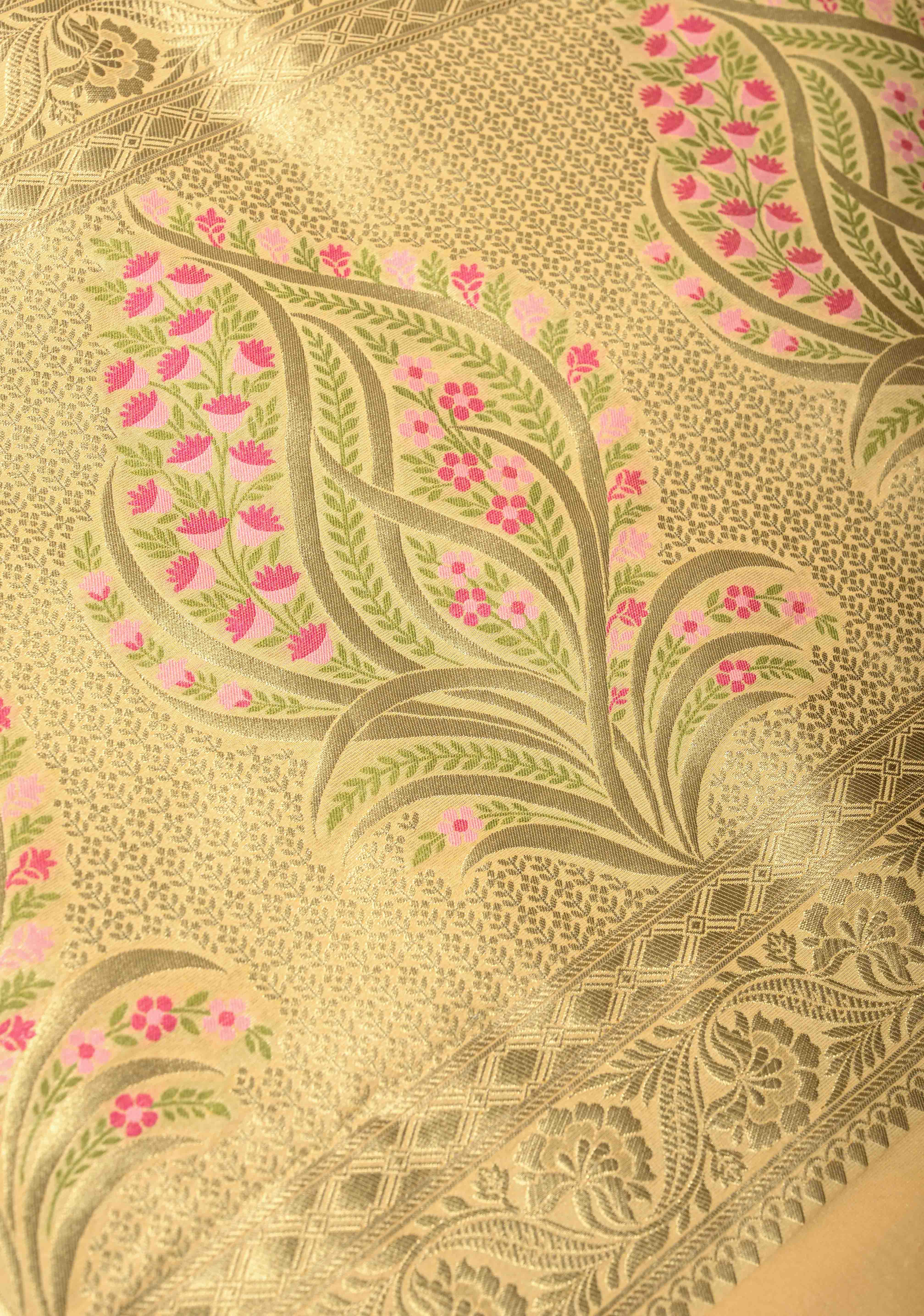 Light Gold Tissue Semi Silk Saree with Leheria Zari Floral Vine Pattern and Zari Border | Shobitam