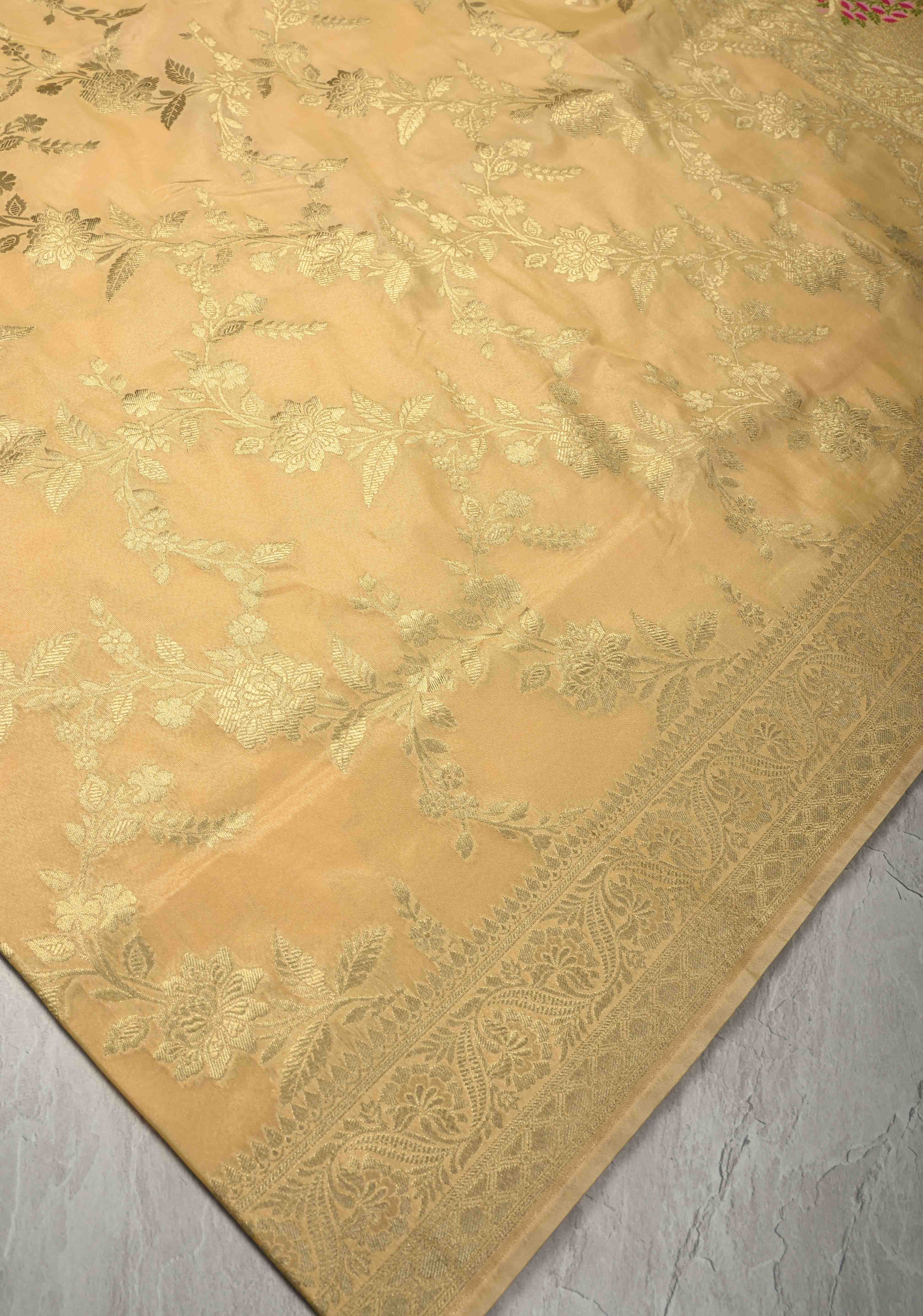 Light Gold Tissue Semi Silk Saree with Leheria Zari Floral Vine Pattern and Zari Border | Shobitam