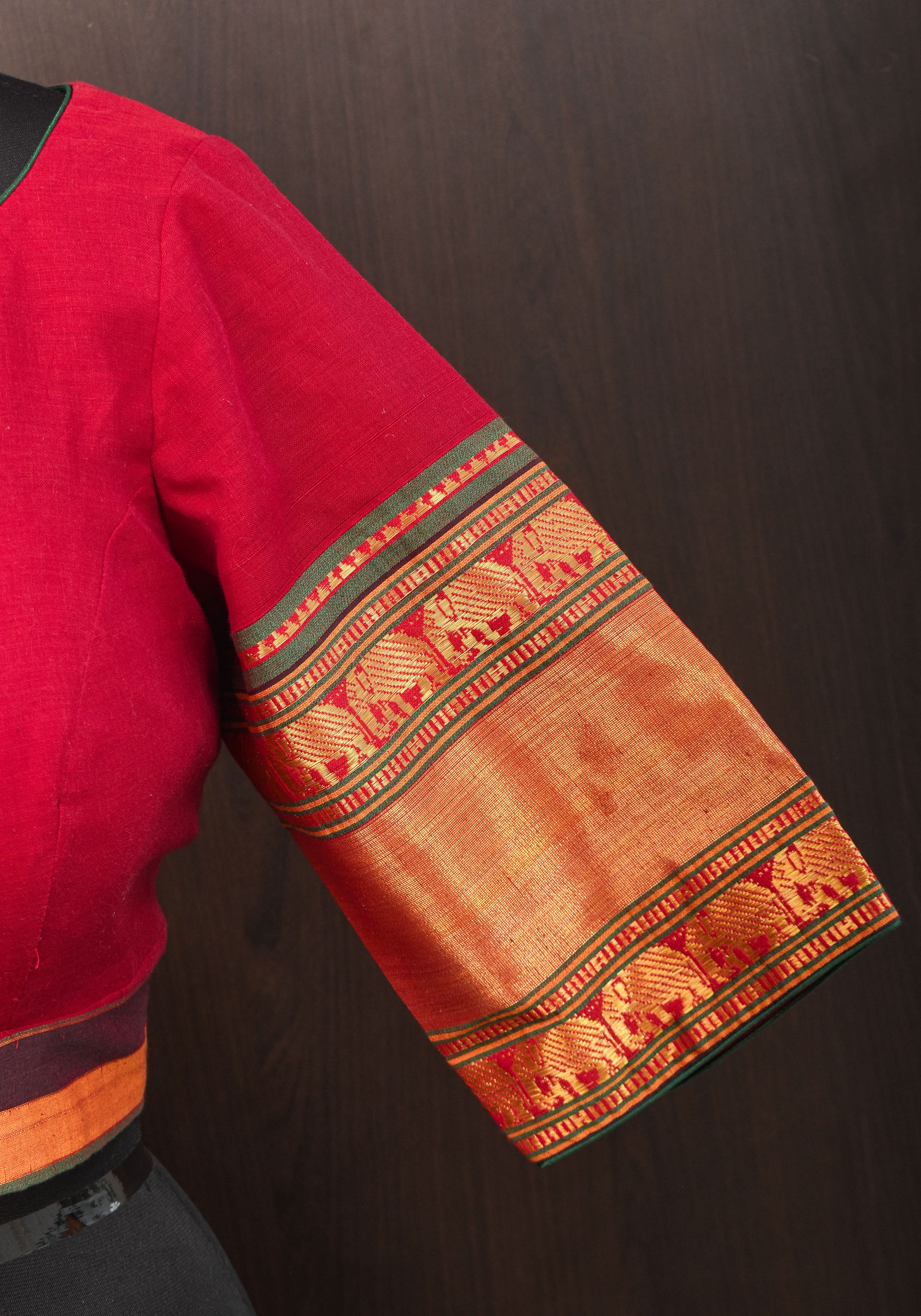 Maroon Narayanpet cotton boatneck blouse with oval cutout and tieback design | Shobitam