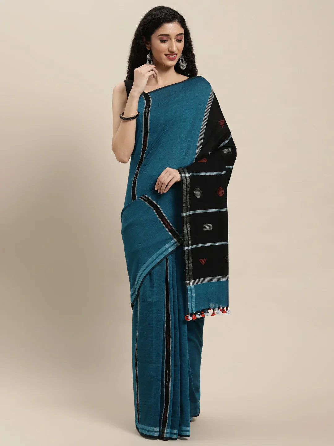 Peacock Blue Handloom Jamdani Cotton Saree with Black Pallu