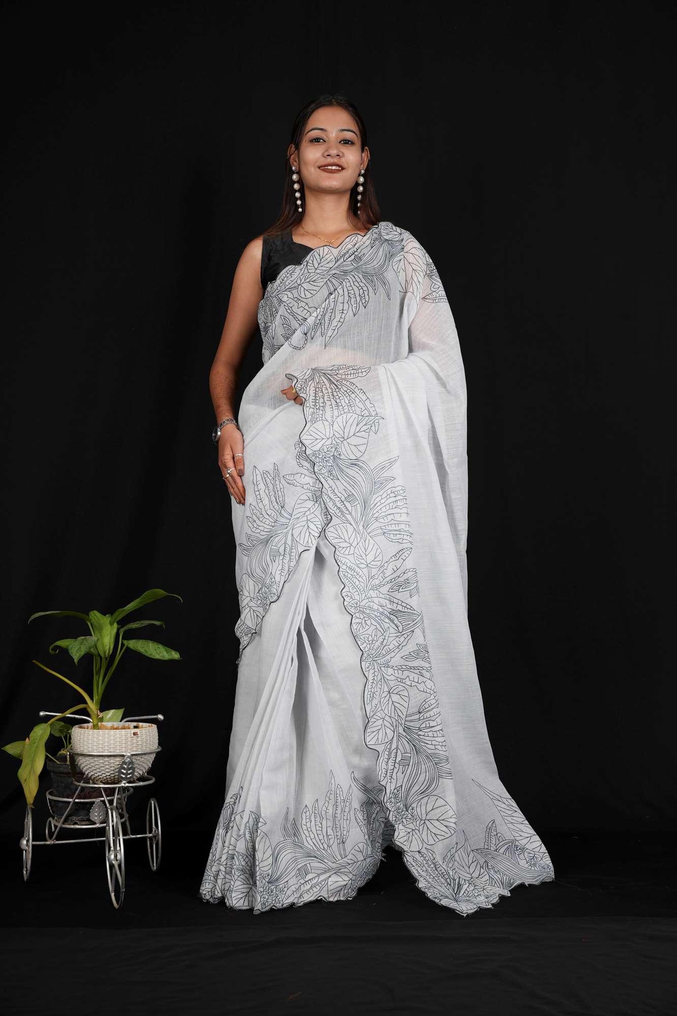 Elegant White Plain linen with Digital Floral Print & Cut Work Border Wrap in 1 Minute Saree