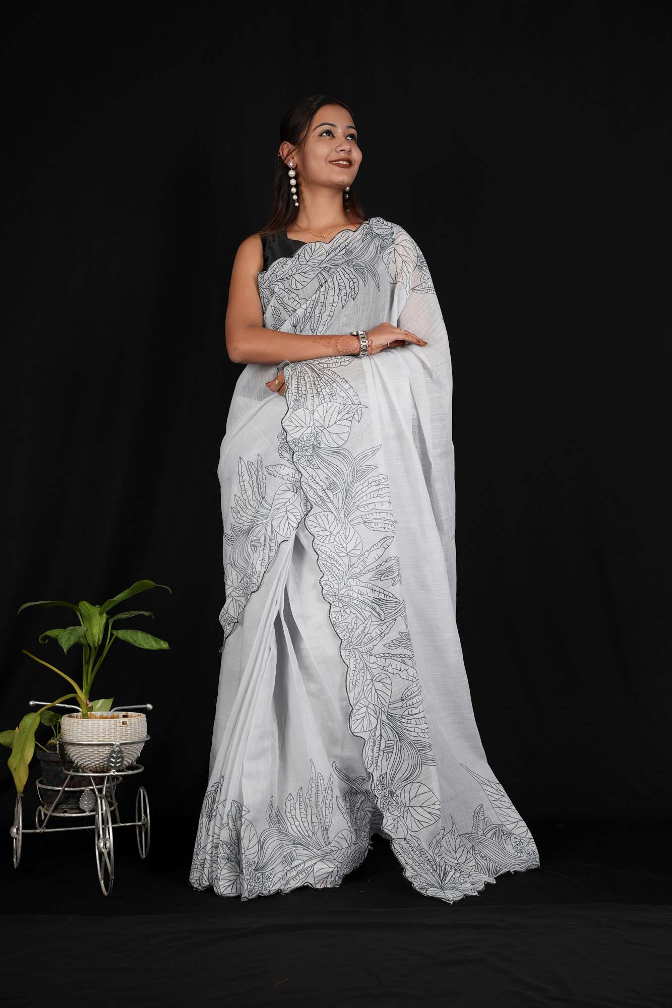 Elegant White Plain linen with Digital Floral Print & Cut Work Border Wrap in 1 Minute Saree