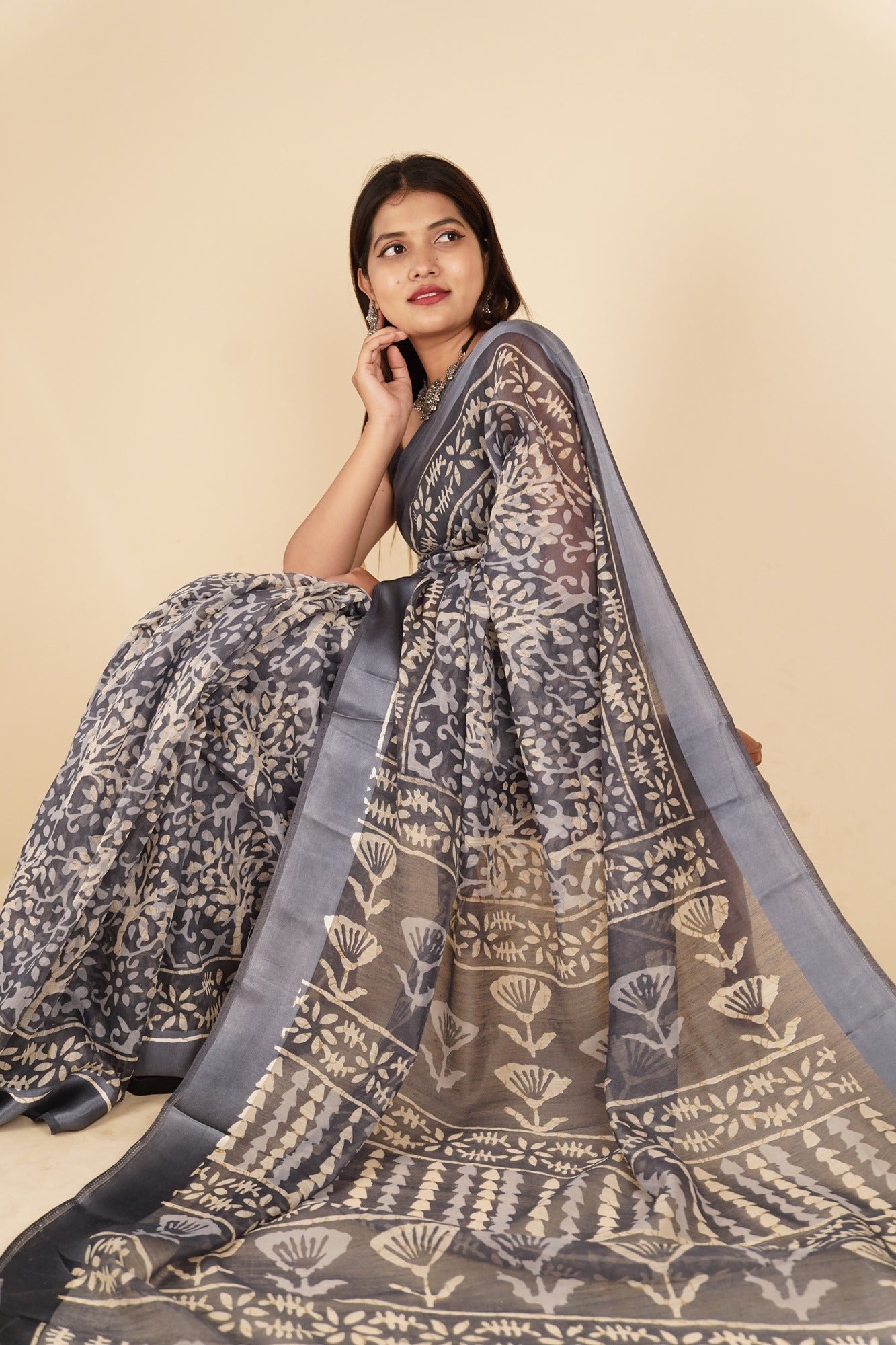 Ready To Wear Comfortable Grey & Off white Batik Printed Wrap in 1 minute saree With Readymade Blouse - Isadora Life Online Shopping Store