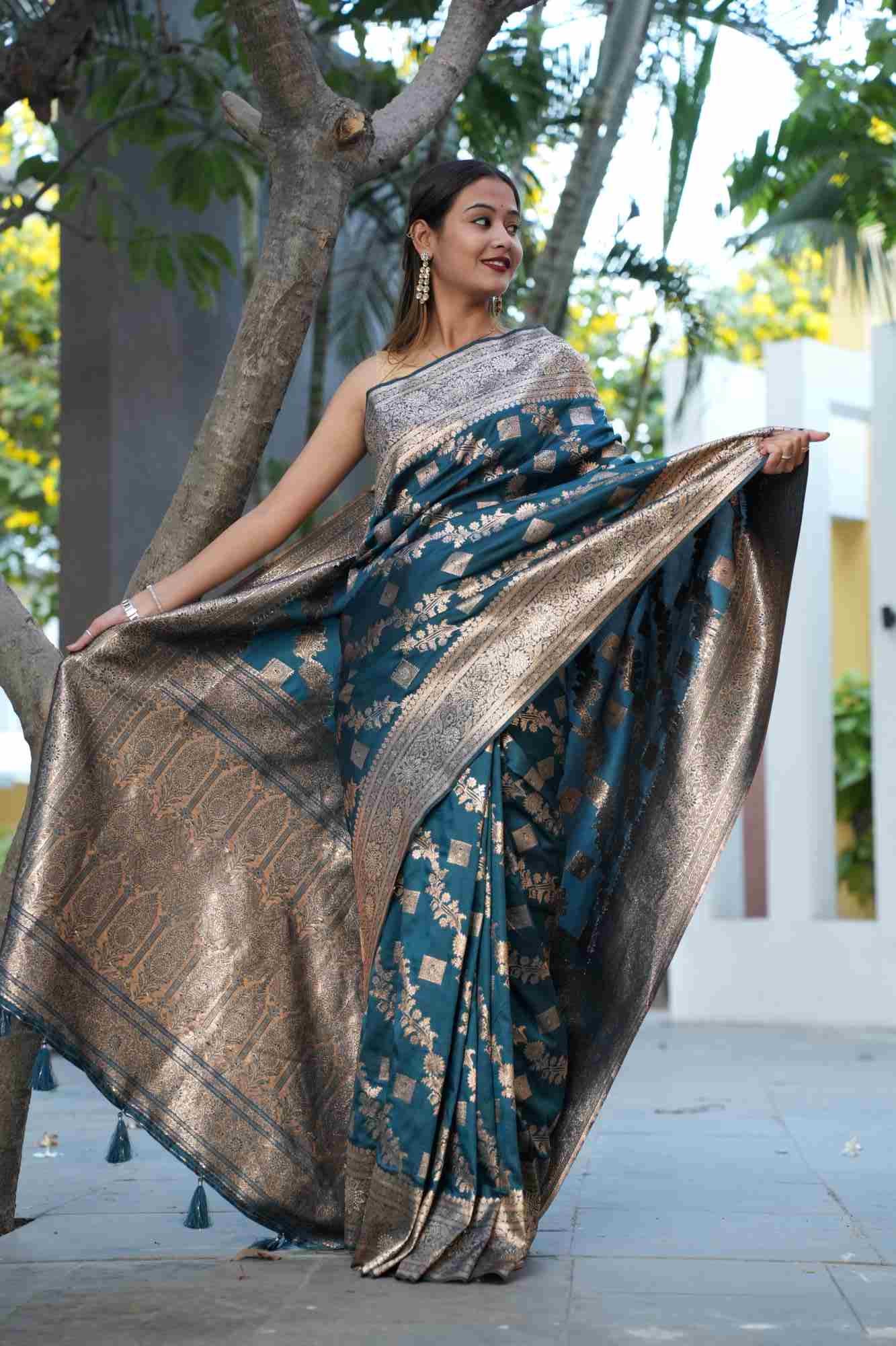 Exquisite Teal Blue Zari Floral Zaal Woven All Over With Detail Border & Ornate Palla