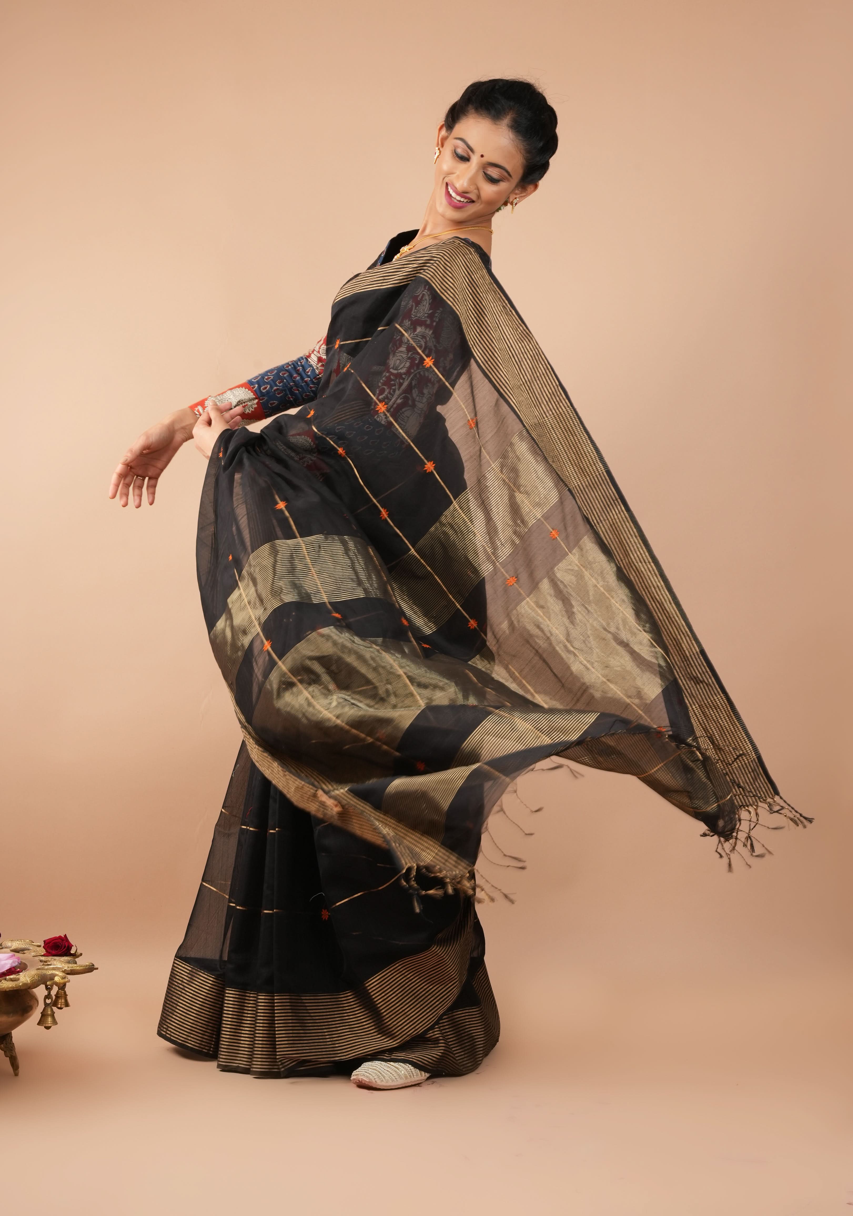 Black Handwoven Zari Stripes Maheshwari Silk Cotton Saree | Shobitam