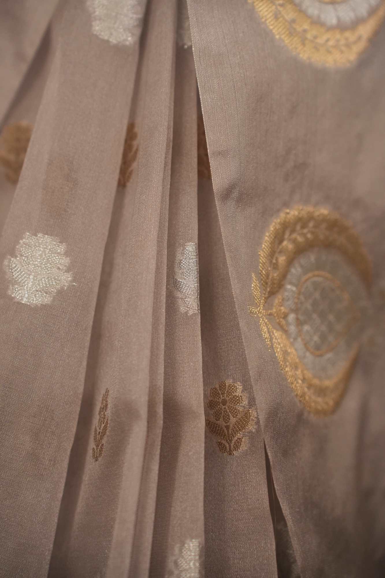 Premium Kota Silk Organza With Jacquard Weave Motifs & Ornate Palla Ready To Wear Saree