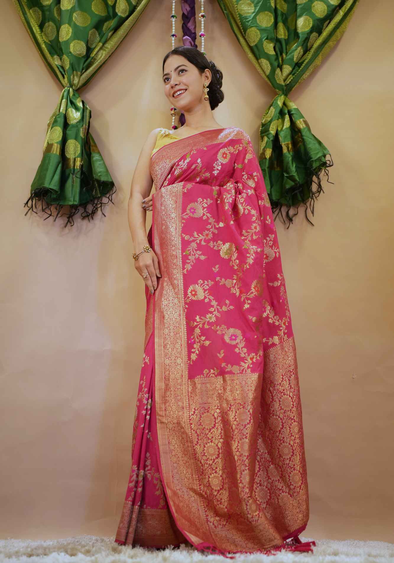 Banarasi With meenakari embroidery & Designer Bordered Ornate Pallu Wrap In One Minute Saree