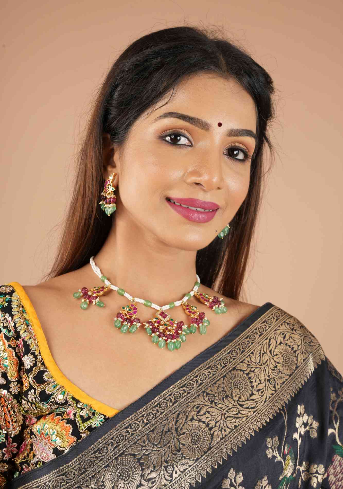 Unique Ahmedabadi Kundan Short Necklace and Earrings Set