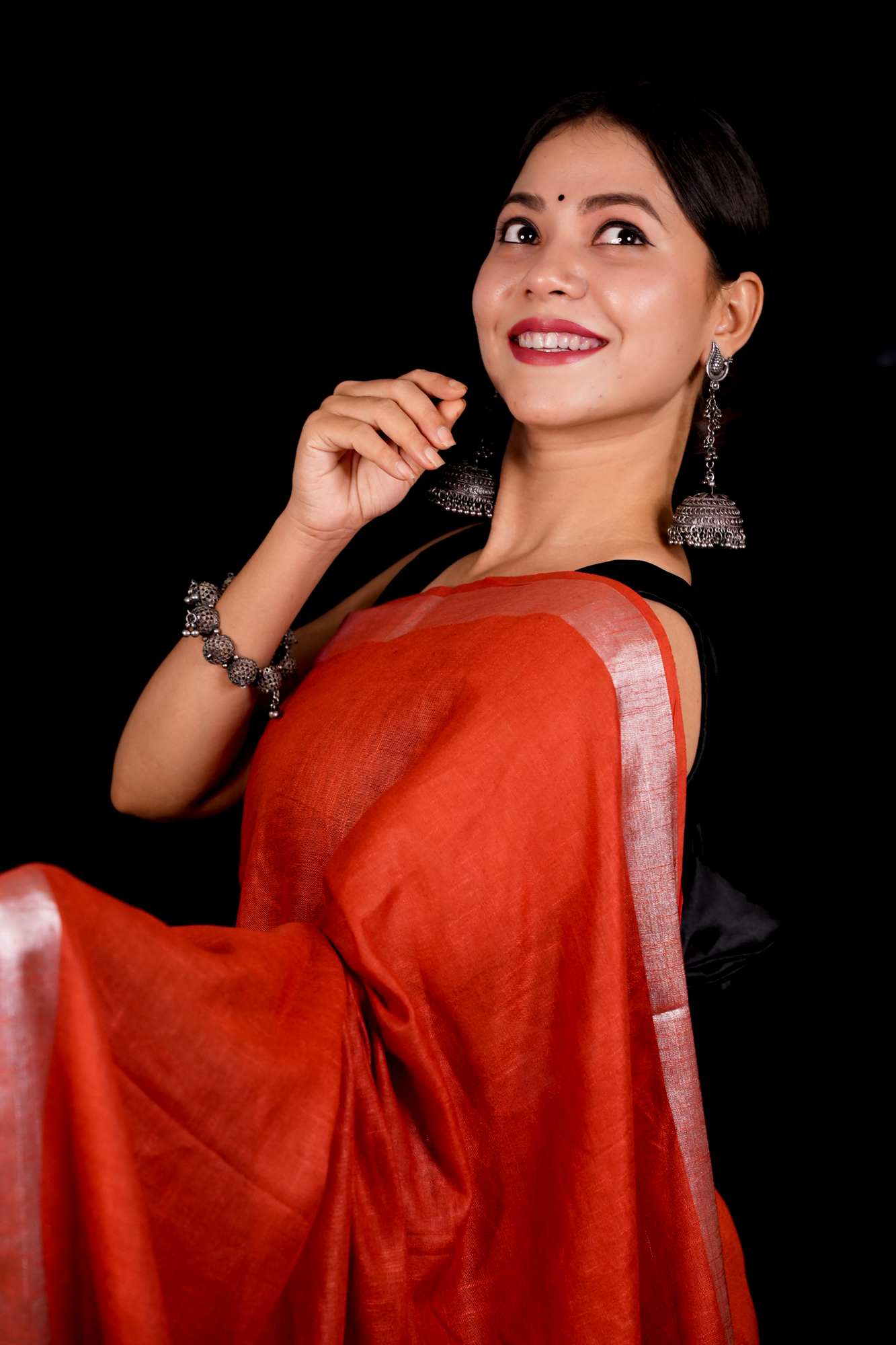 Gajari linen prestitched saree