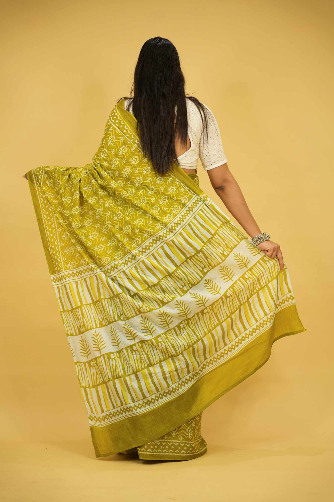 Mehandi-Inspired Cotton in Green and White with Gold Border Ready To Wear Saree