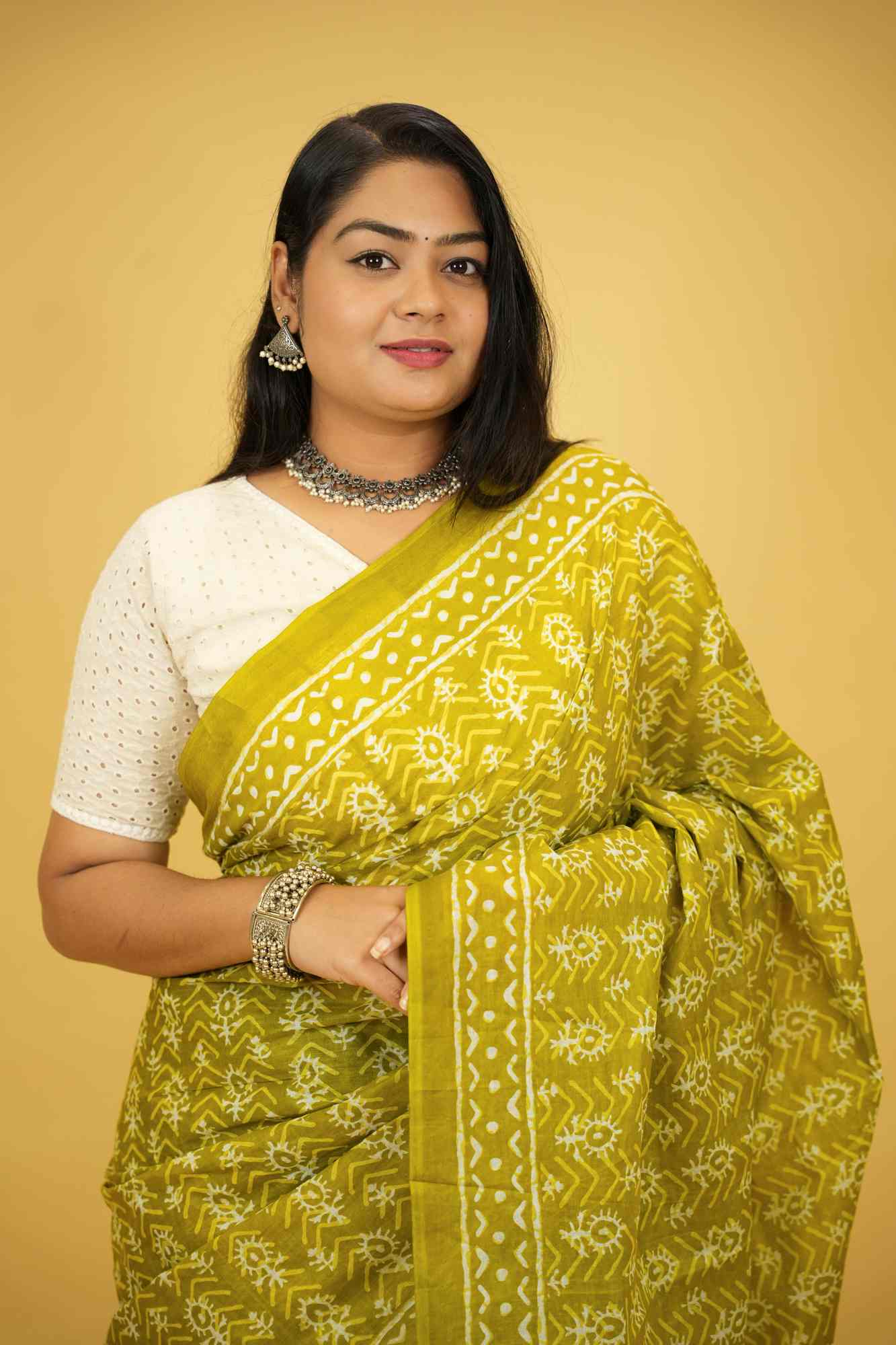 Mehandi-Inspired Cotton in Green and White with Gold Border Ready To Wear Saree