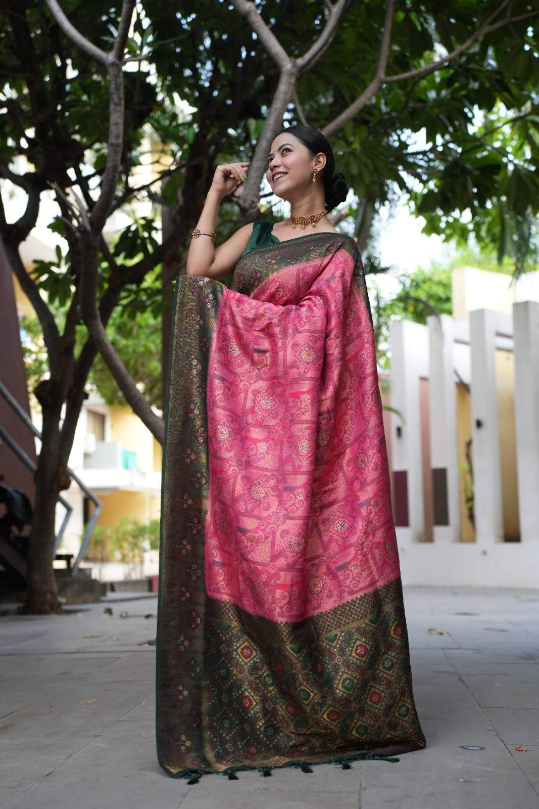 Banarasi Jaal With Traditional weave  & Contrast Bordered Overall Stone Embellished Wrap in 1 minute saree