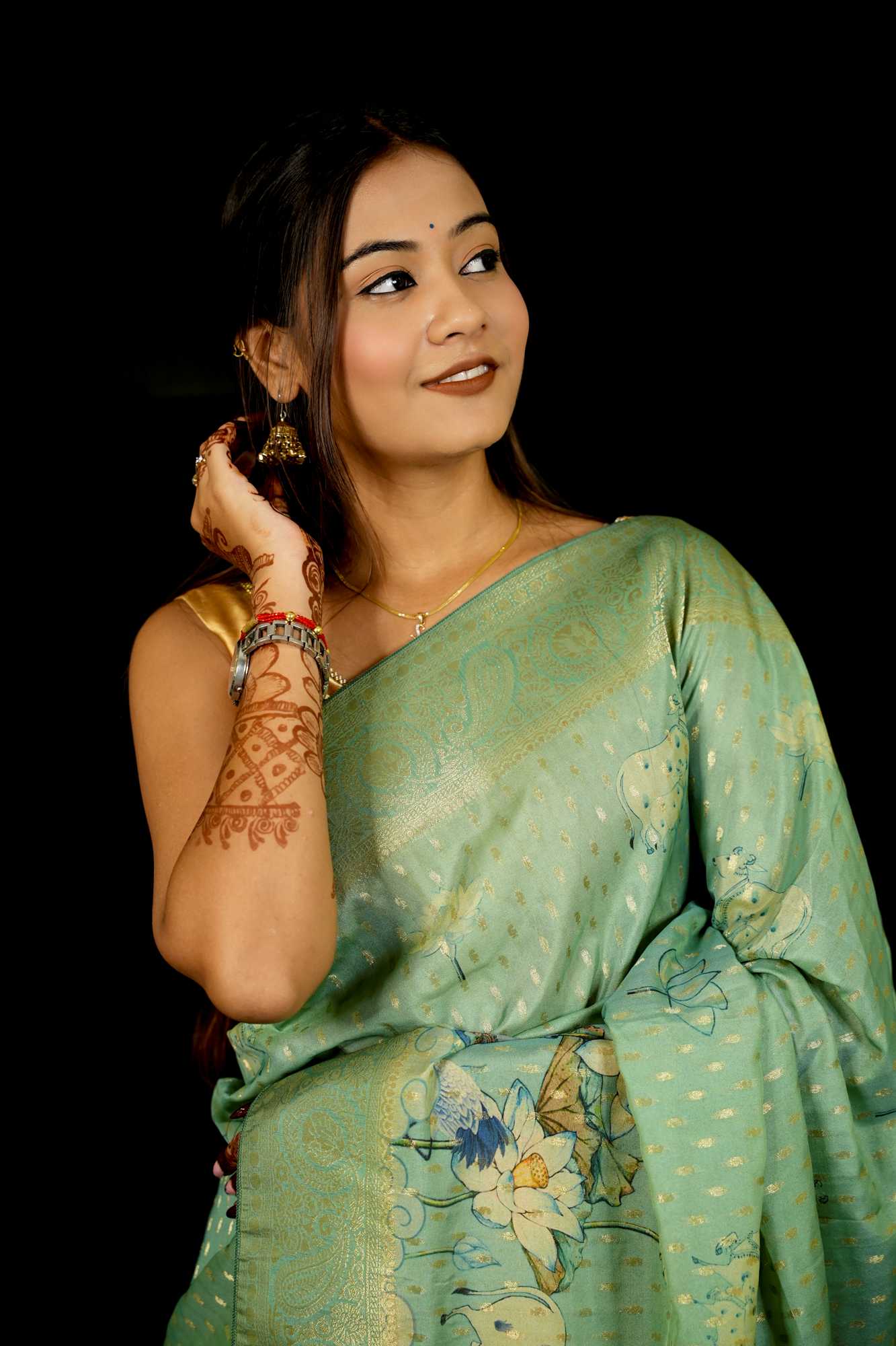 Viscose Georgette with Woven Detailing, Digital Prints & Tassels Ready To Wear Saree