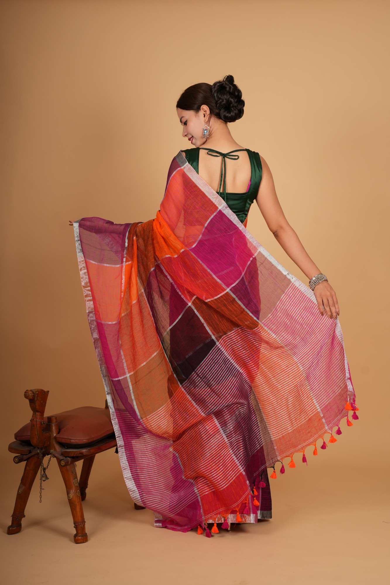 Handloom Multi Colouring Check Linen Cotton With  Tessel On Pallu Wrap in 1 minute saree