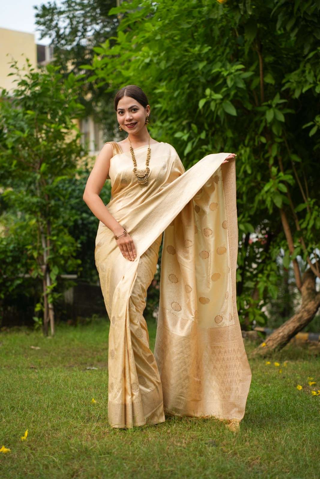 Beige Kanjivaram Soft Silk With Golden Zari Motif & Tassels On Palla Ready To Wear Saree