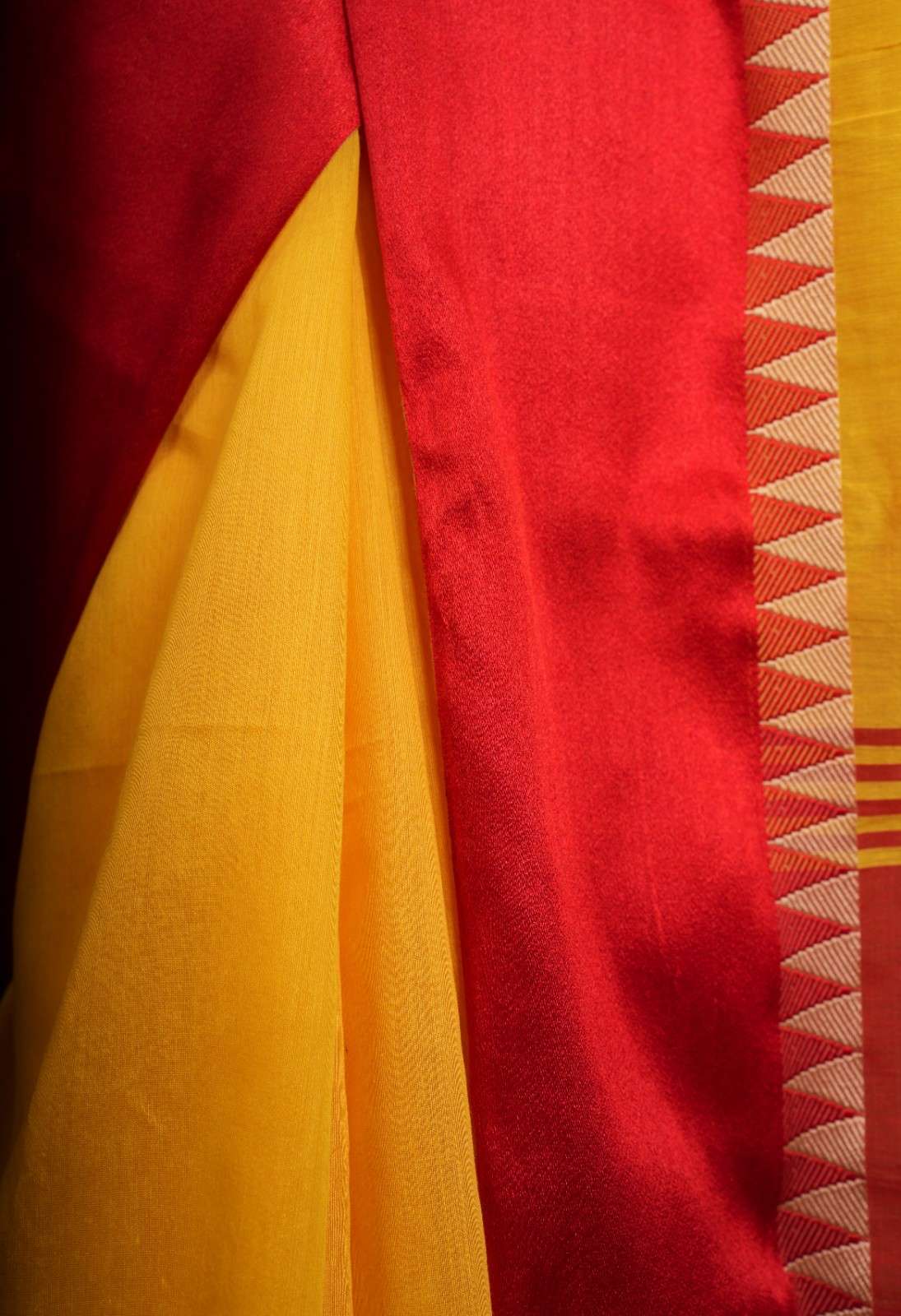 Shantiniketan Bangla khadi Cotton  Handloom With Red Contrast Temple Border Wrap in 1 minute saree