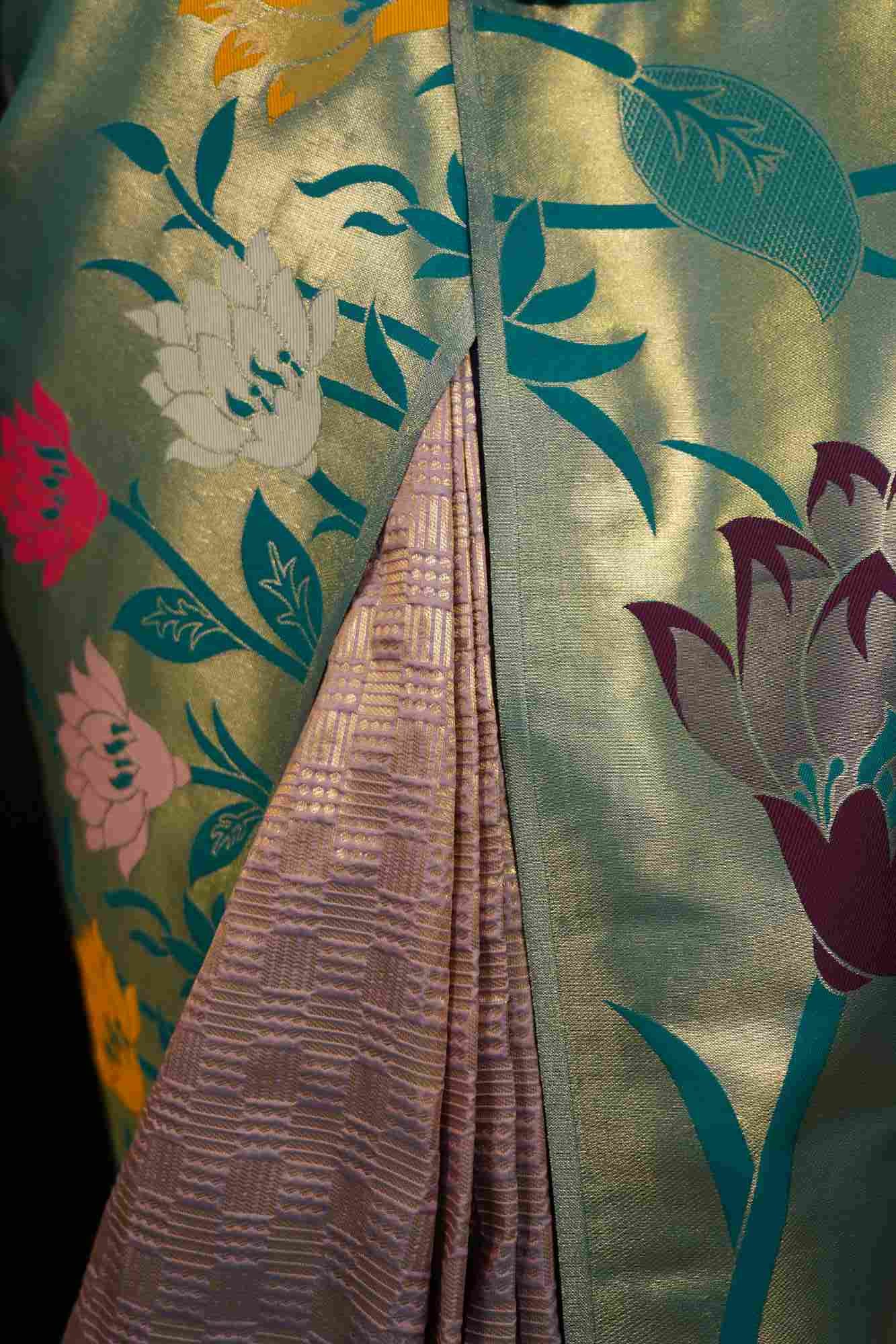 Premium Kanchipuram Lavender & Green Silk Floral Motif Woven  With Ornate Pallu Wrap in  Minute Saree.