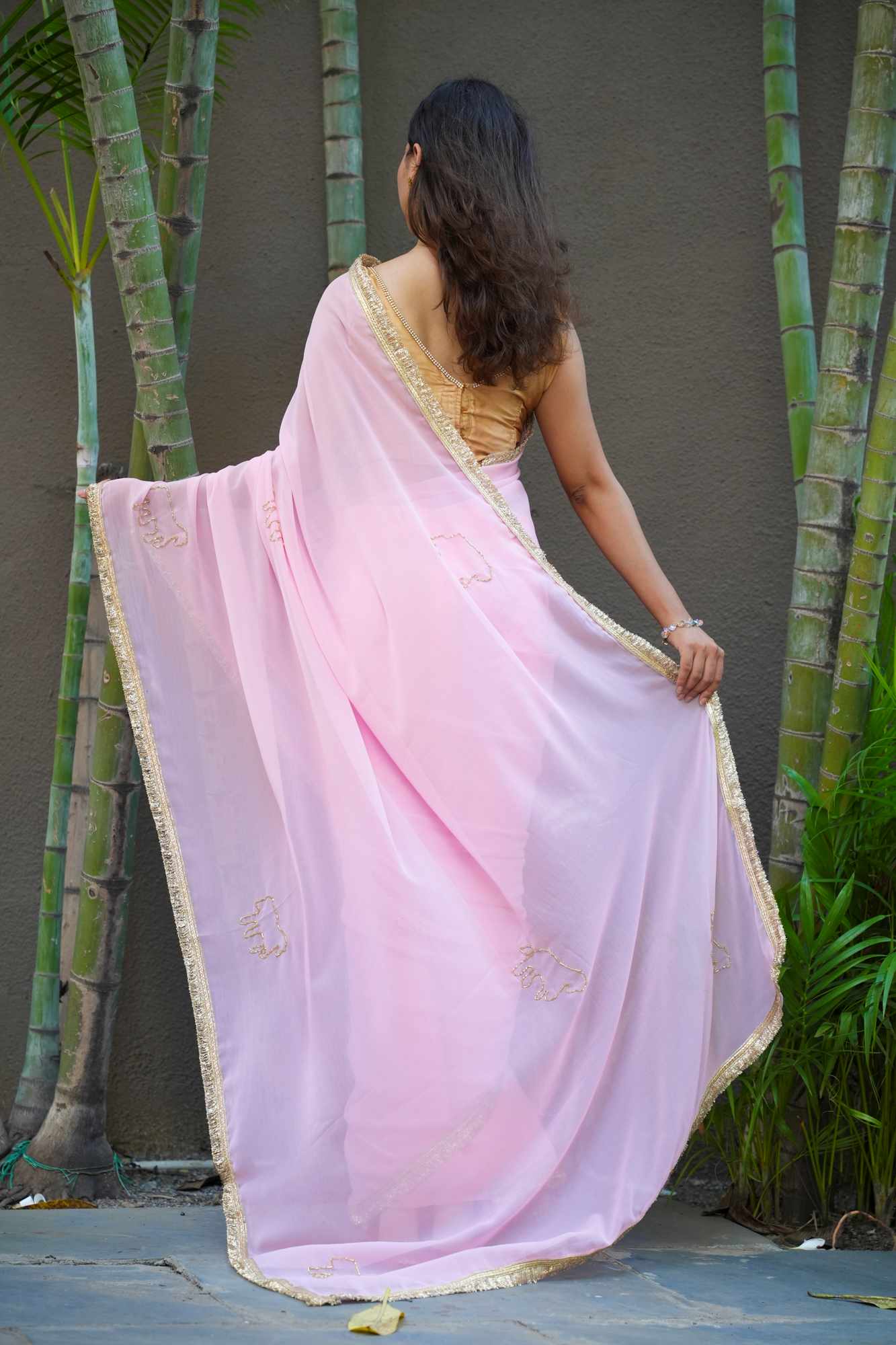 Hand Cutdanawork & Fringe Border Ready To Wear Saree