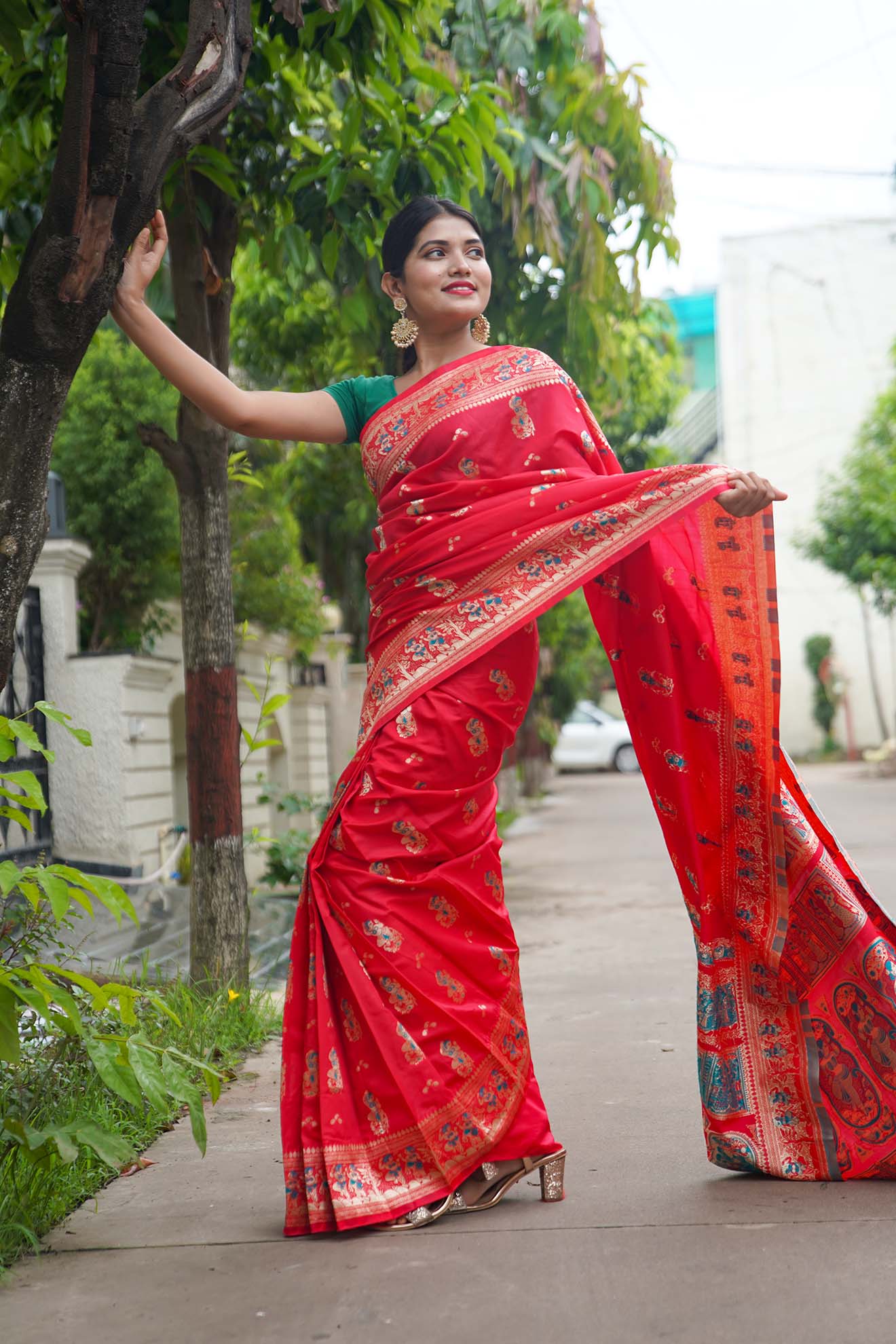 Banarasi meets Baluchari festive wrap in 1 minute saree - Isadora Life