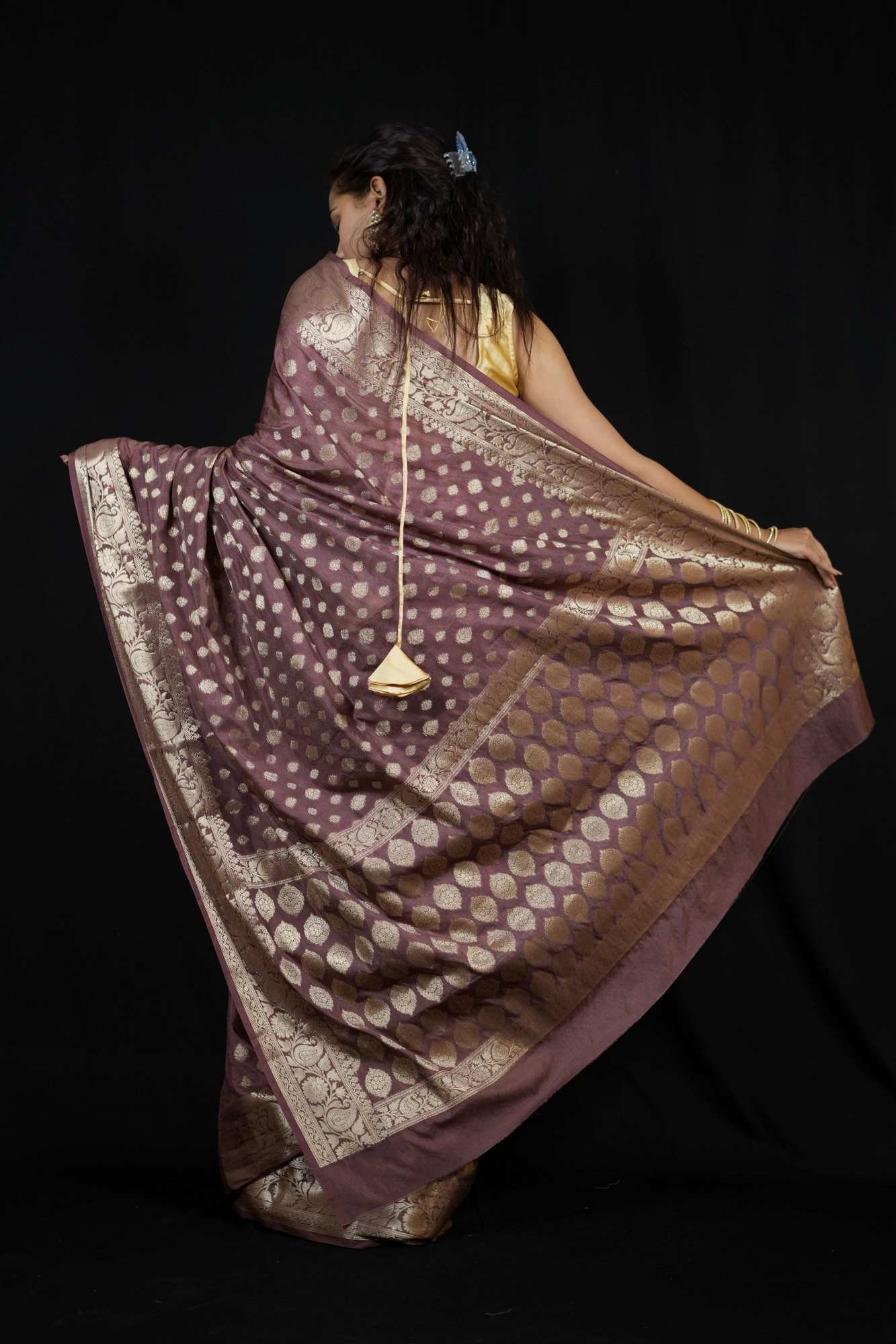 Dusty Rose Georgette Silk with All-Over Zari Motifs and Ornate Pallu Ready To Wear Saree