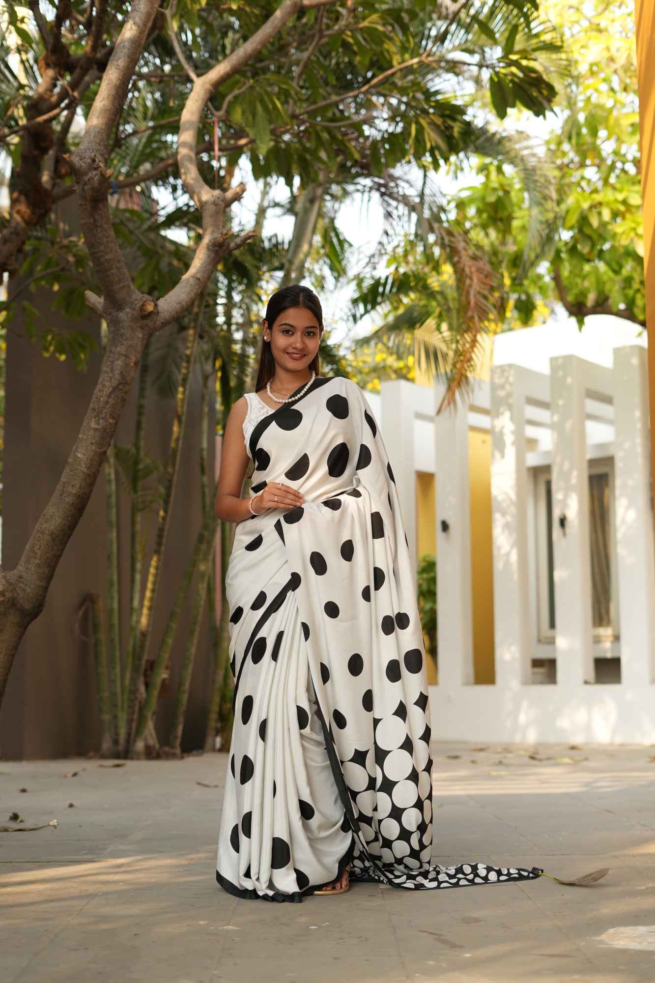 Elegant Polka Dot Printed soft crepe & solid border  1 Minute Saree.