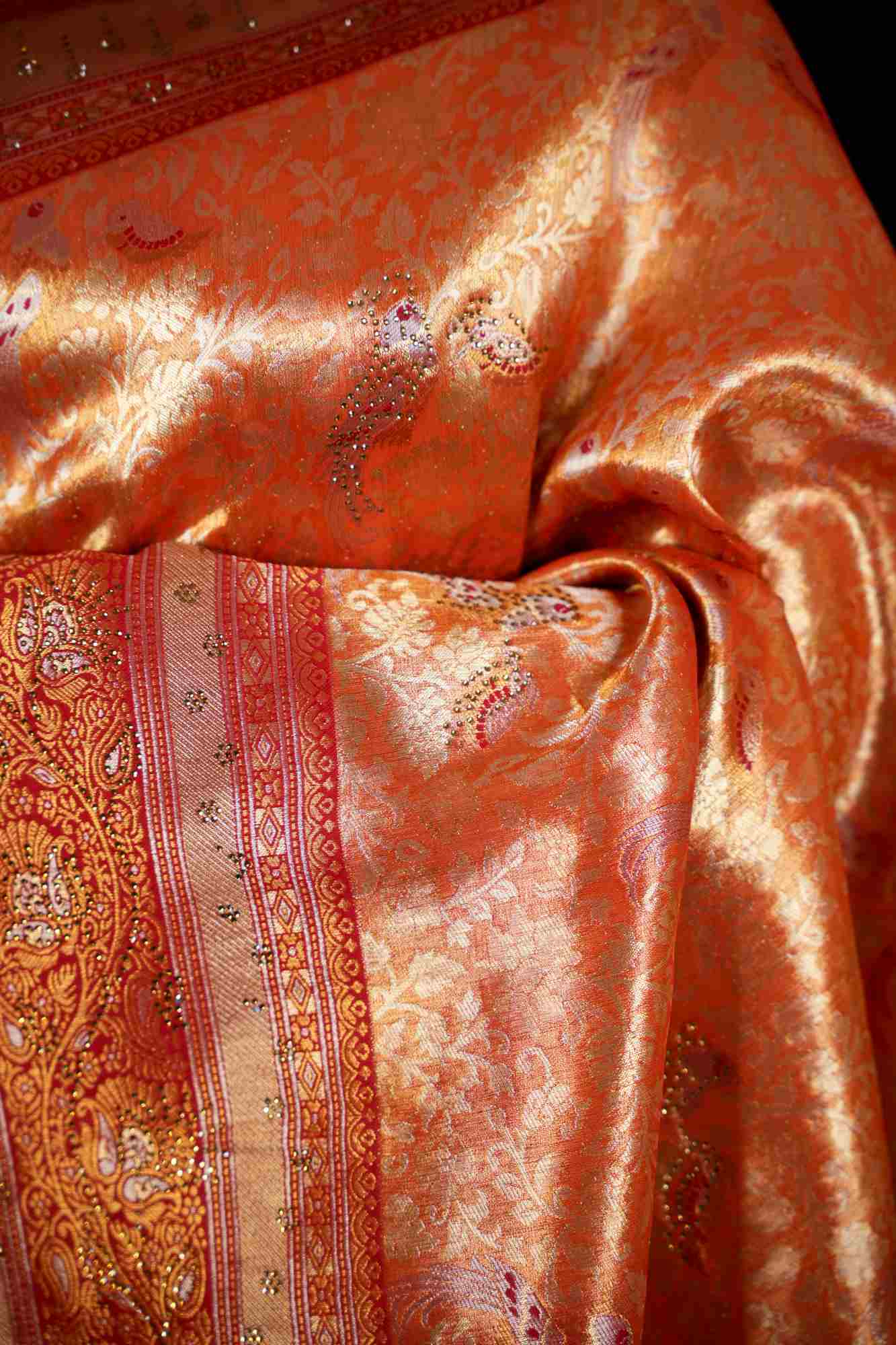 Banarasi with Intricate Zari Weave & Ornate Border Ready To Wear Saree