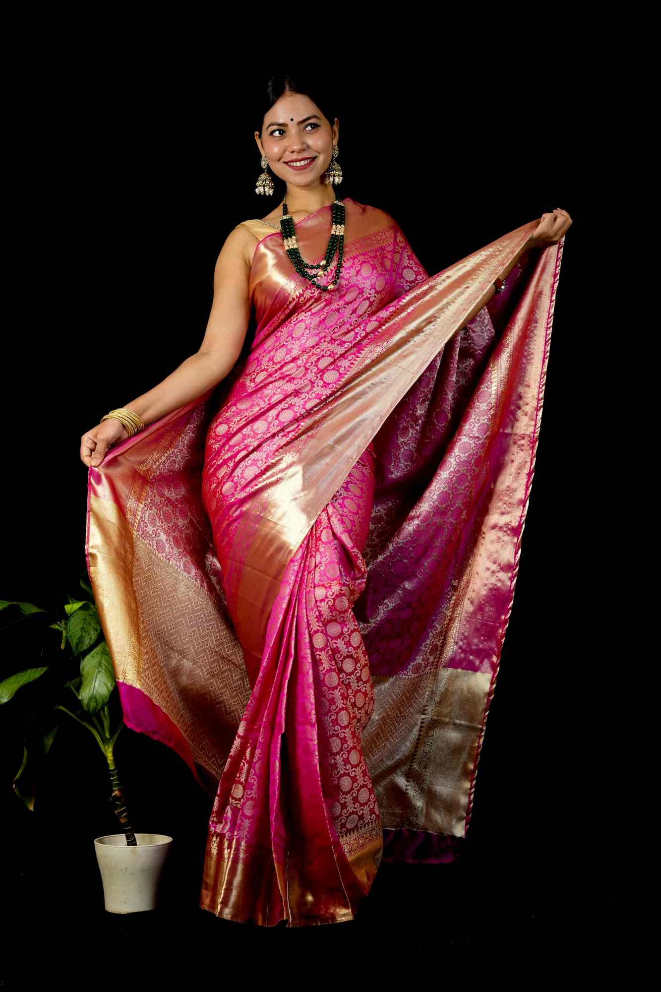 Shruti Hassan inspired Kanchi Pattu with Overall Golden Zari Jal work with pattu border Wrap in 1 minute Saree