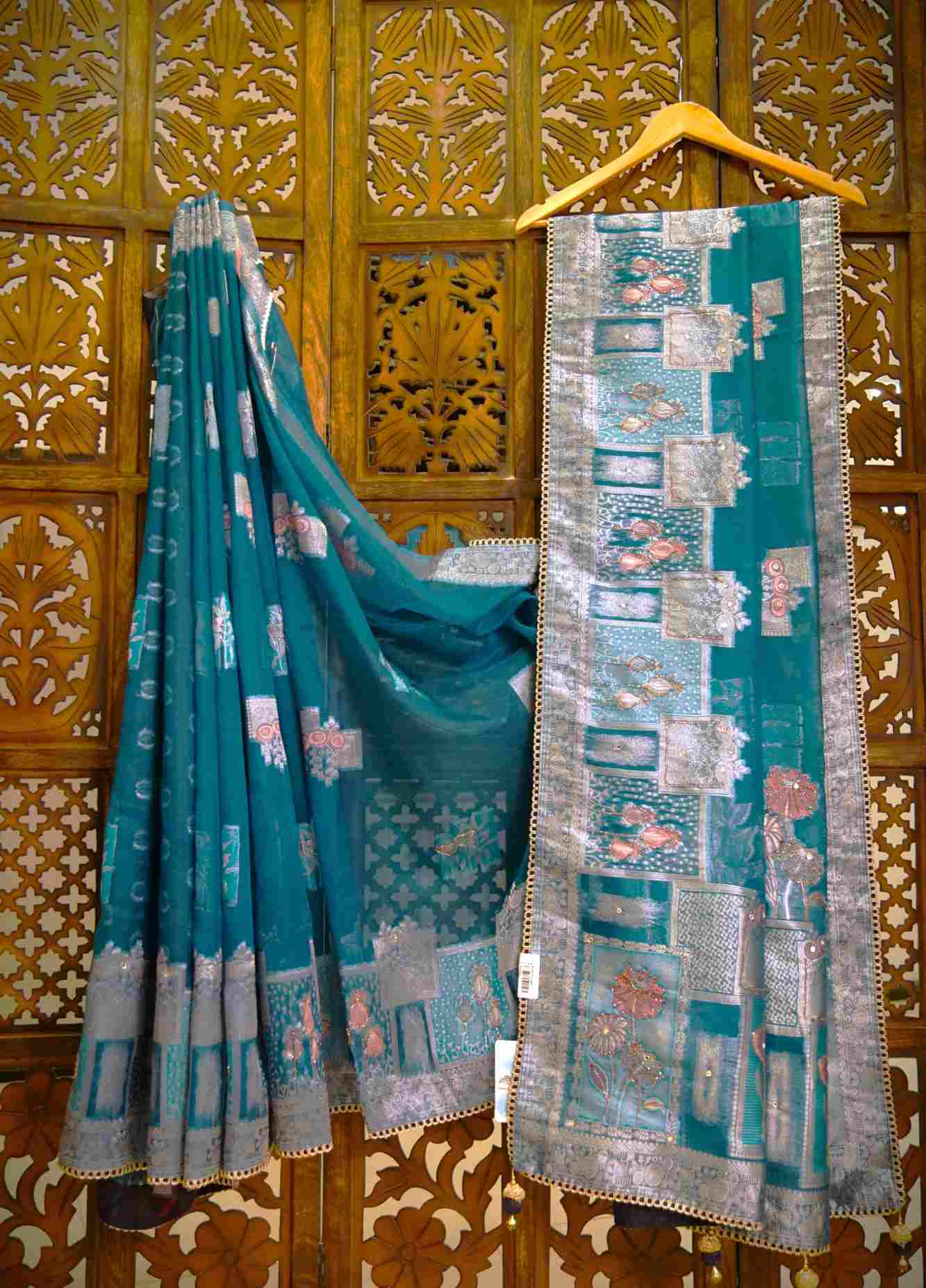 Exquisite Sea Green With Detailed Zari Embroidery & Cut Daana Work Wrap in 1 minute saree