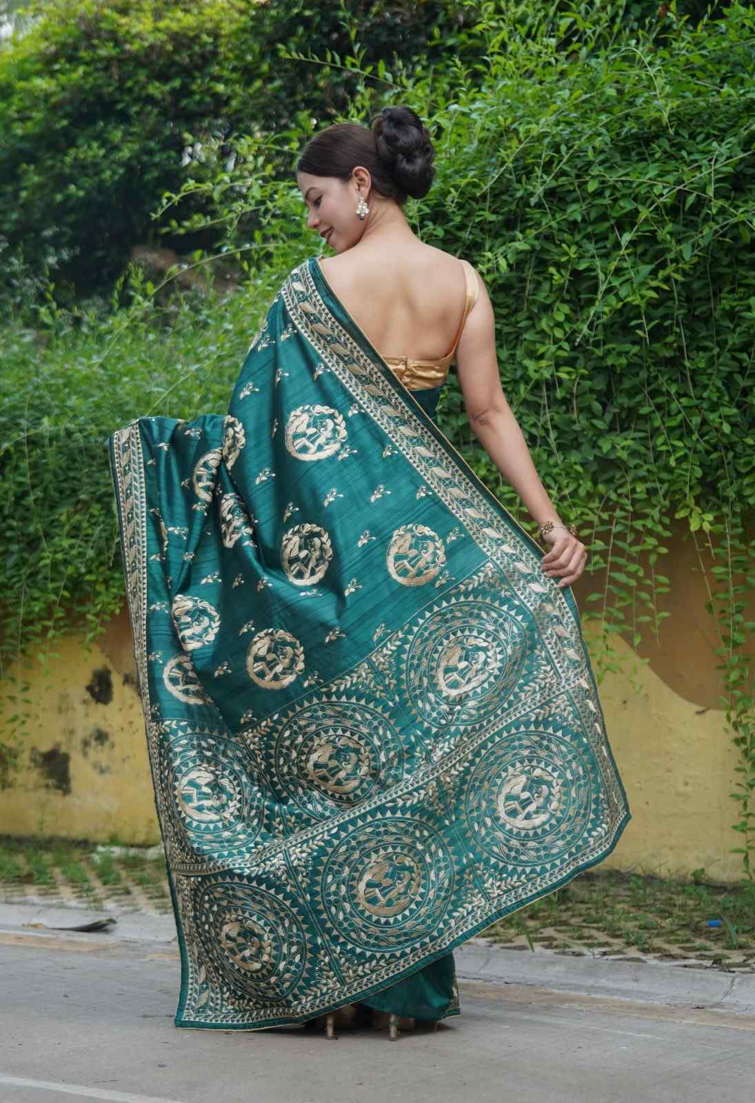 Premium Tribal Resham Thread Embroidered  Cotton Silk with Ornate  Pallu Wrap in 1 minute saree