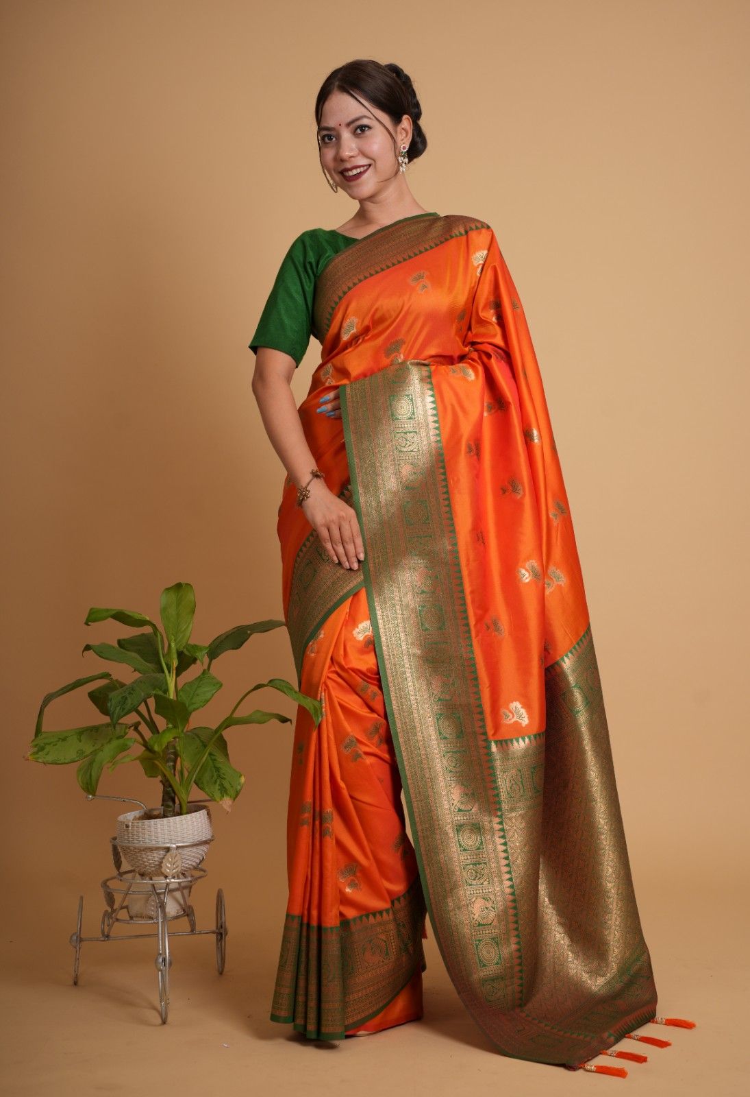 Paithani ornate border with woven pallu & Overall Zari butis Wrap in 1 minute saree