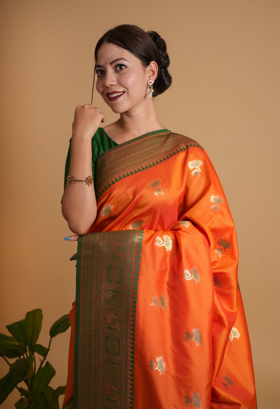 Paithani ornate border with woven pallu & Overall Zari butis Wrap in 1 minute saree