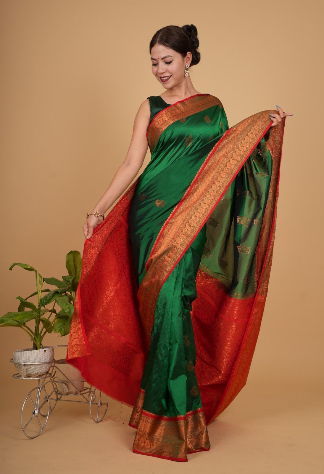 Festive Kanchipuram Zari woven Border & banarasi Motif Overall Ready To Wear Saree