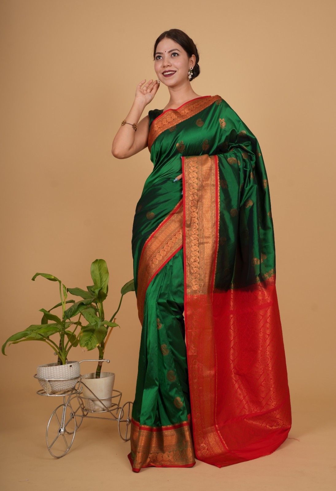 Festive Kanchipuram Zari woven Border & banarasi Motif Overall Ready To Wear Saree