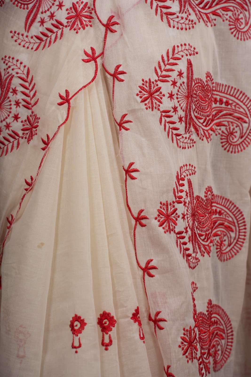 Traditional Pure Cotton With Red Embroidery Art & DurgaMaa Bangali Handloom Wrap in 1 minute saree