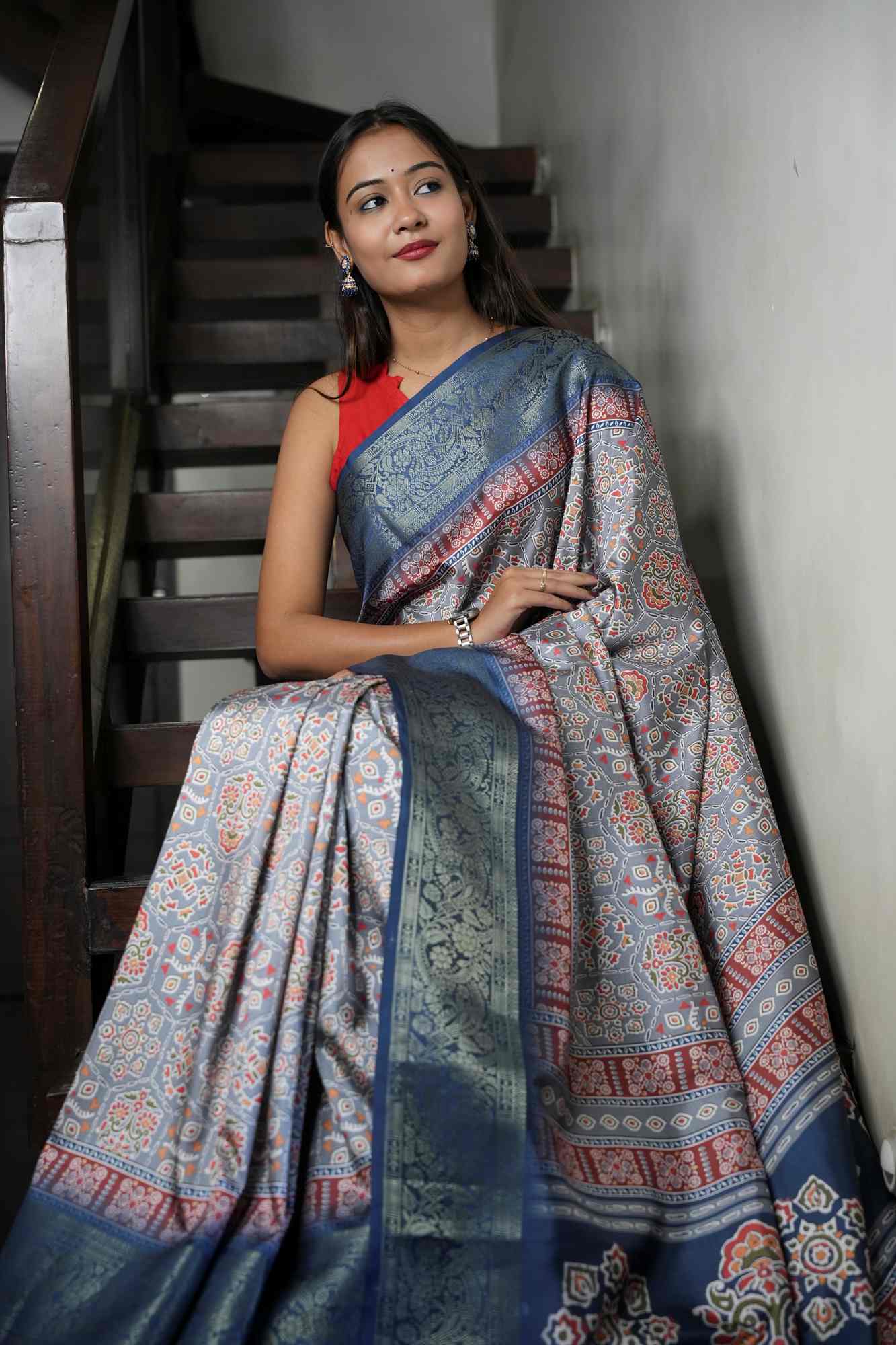 Soft Lichi Silk Jacquard Weaving Border Ready To Wear Saree