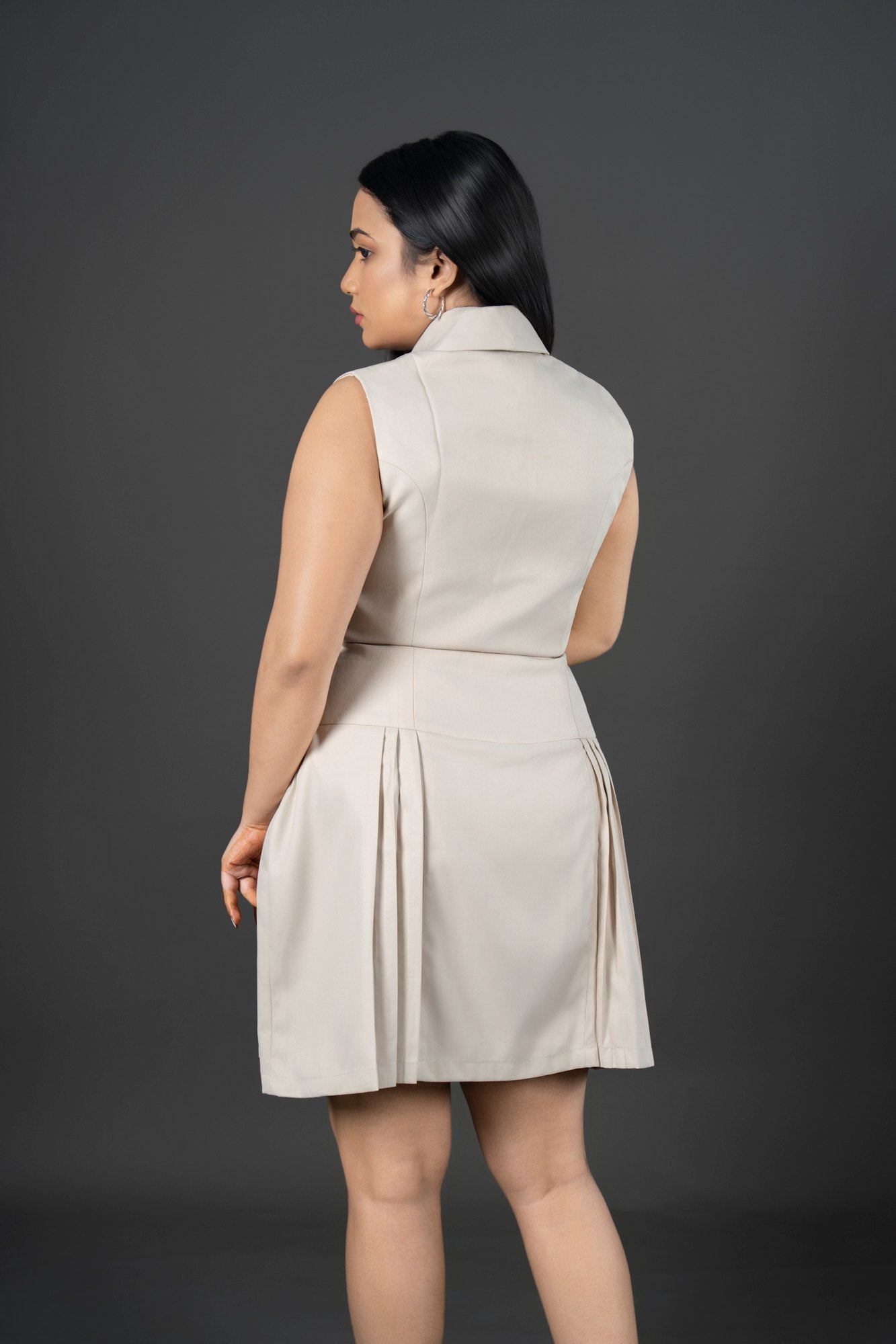 Sleeveless Exaggerated Collar Button-Down Front Waistcoat